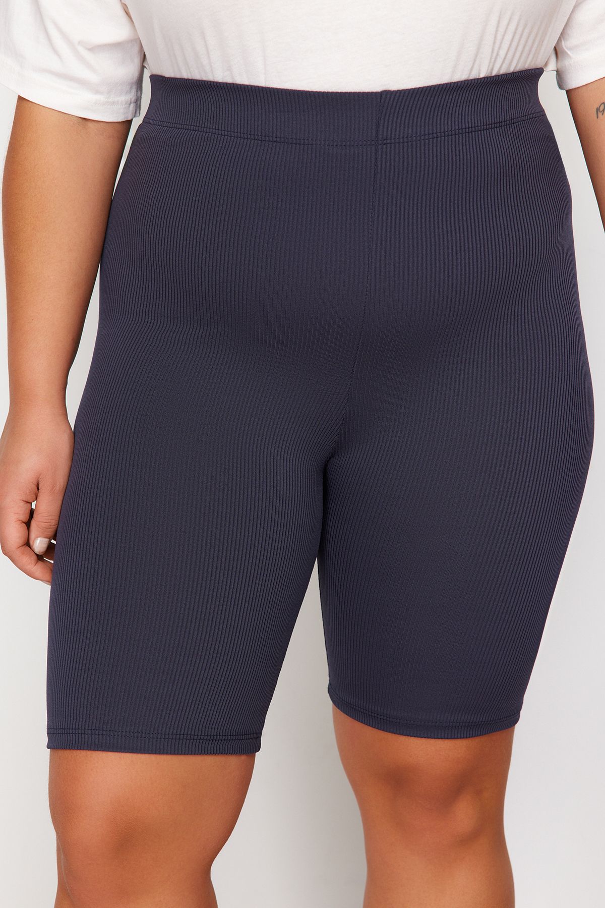 Trendyol Curve-Magas derekú motoros leggings - sötétkék/khaki, alacsony hosszúságú, bordás kötött, nagy méretű 2 csomag TBBSS24BV00000 4