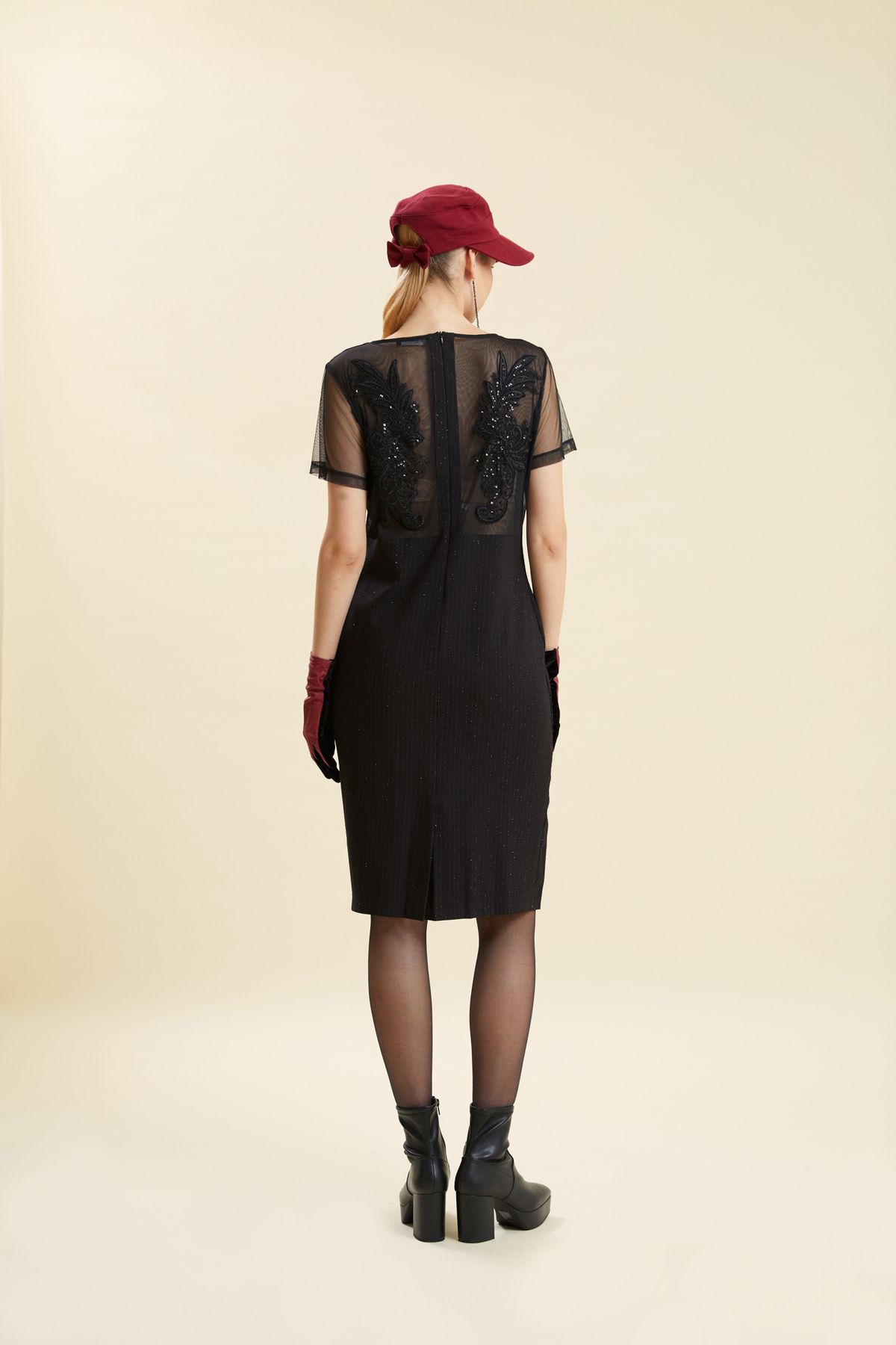 VERDA-Rochie transparentă cu broderie pe spate 3