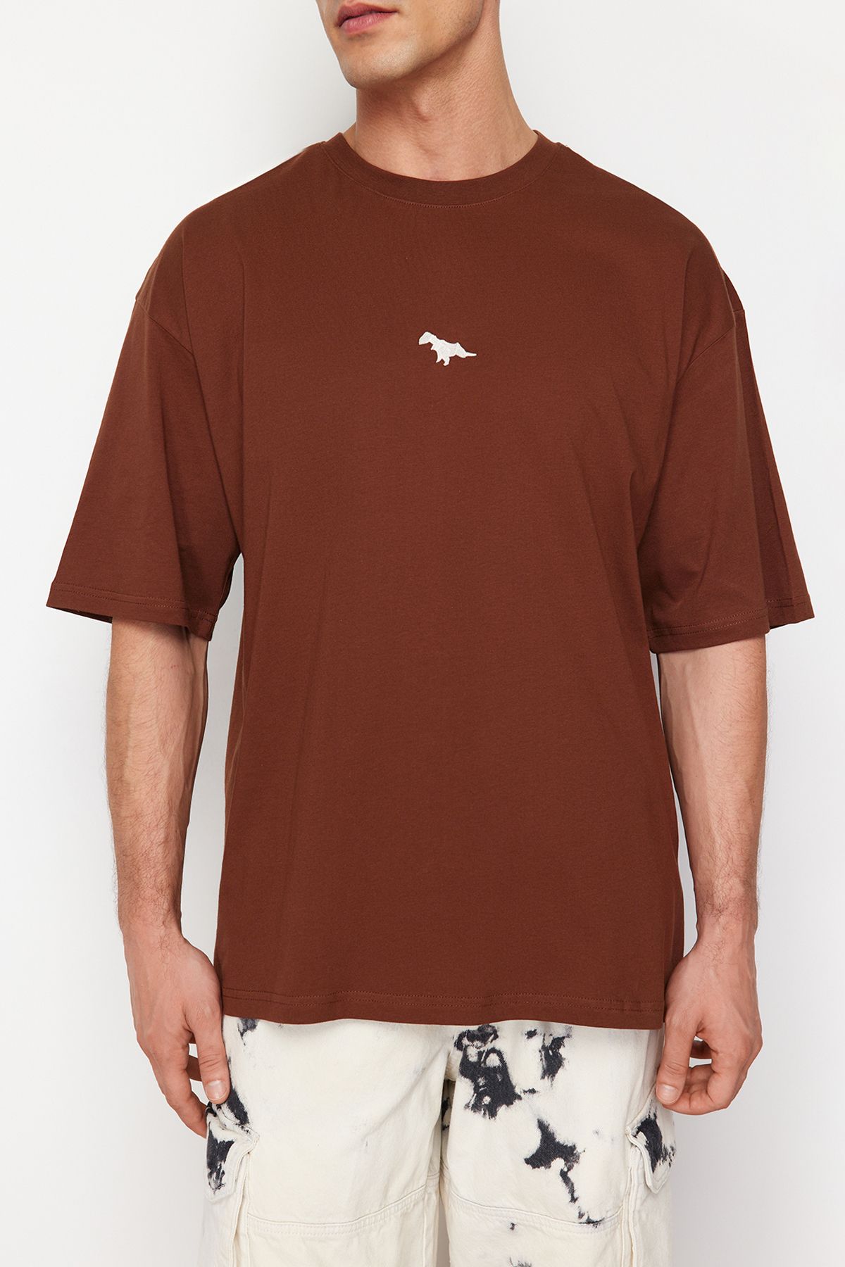 Trendyol Collection-Vyšívané hnědé oversize tričko s dinosaurem – TMNSS23TS00243 5