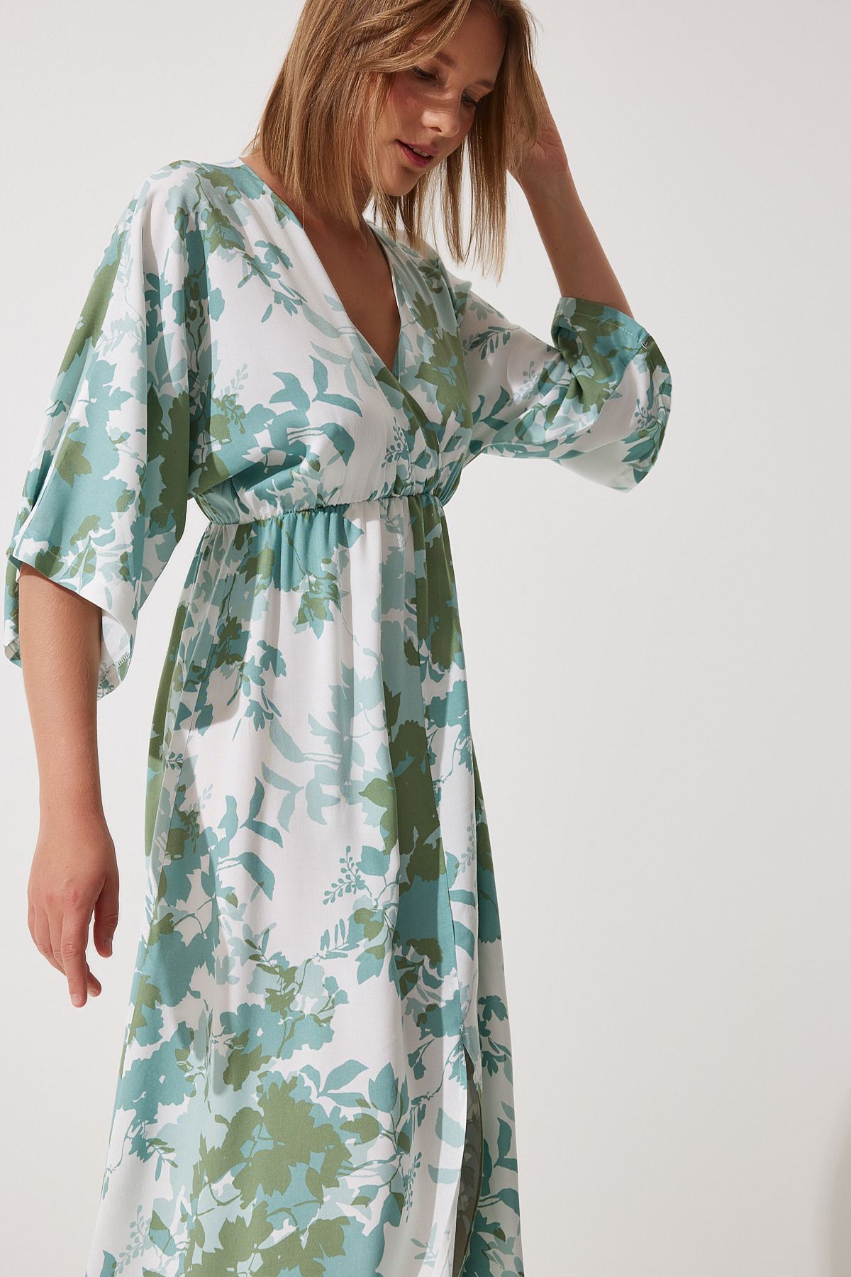 Happiness İstanbul-Grünes gemustertes Sommerkleid aus Viskose mit Wickelkragen für Damen DK00166 5
