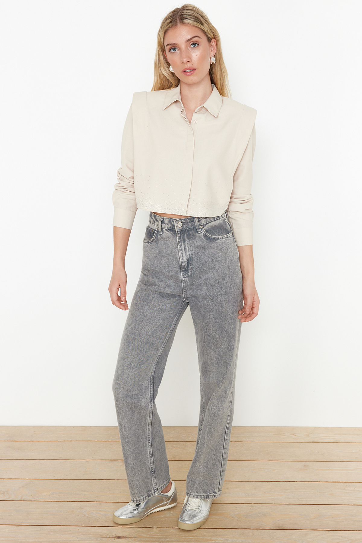 Trendyolmilla  Bej Kolları Vatkalı Taşlı Crop Dokuma Gömlek TWOSS24GO00041 - Görsel 2