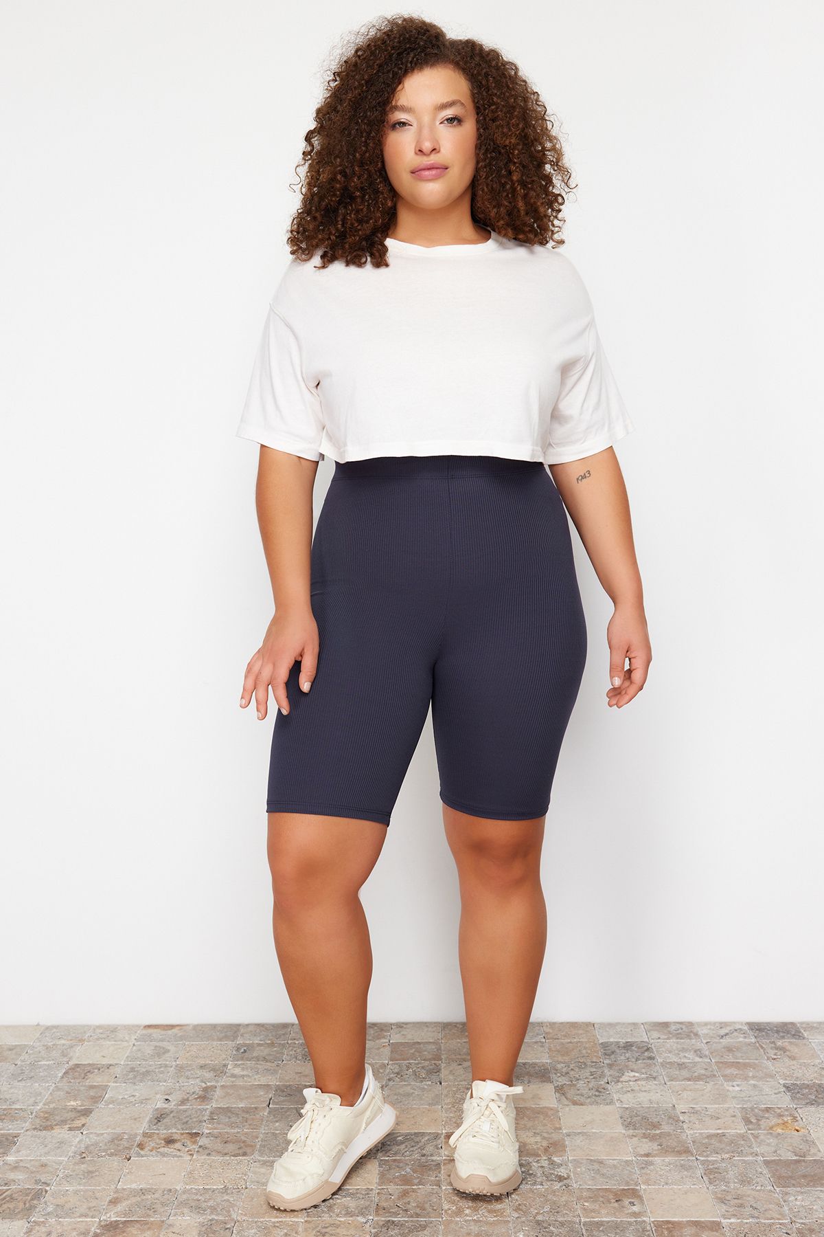 Trendyol Curve-Magas derekú motoros leggings - sötétkék/khaki, alacsony hosszúságú, bordás kötött, nagy méretű 2 csomag TBBSS24BV00000 2