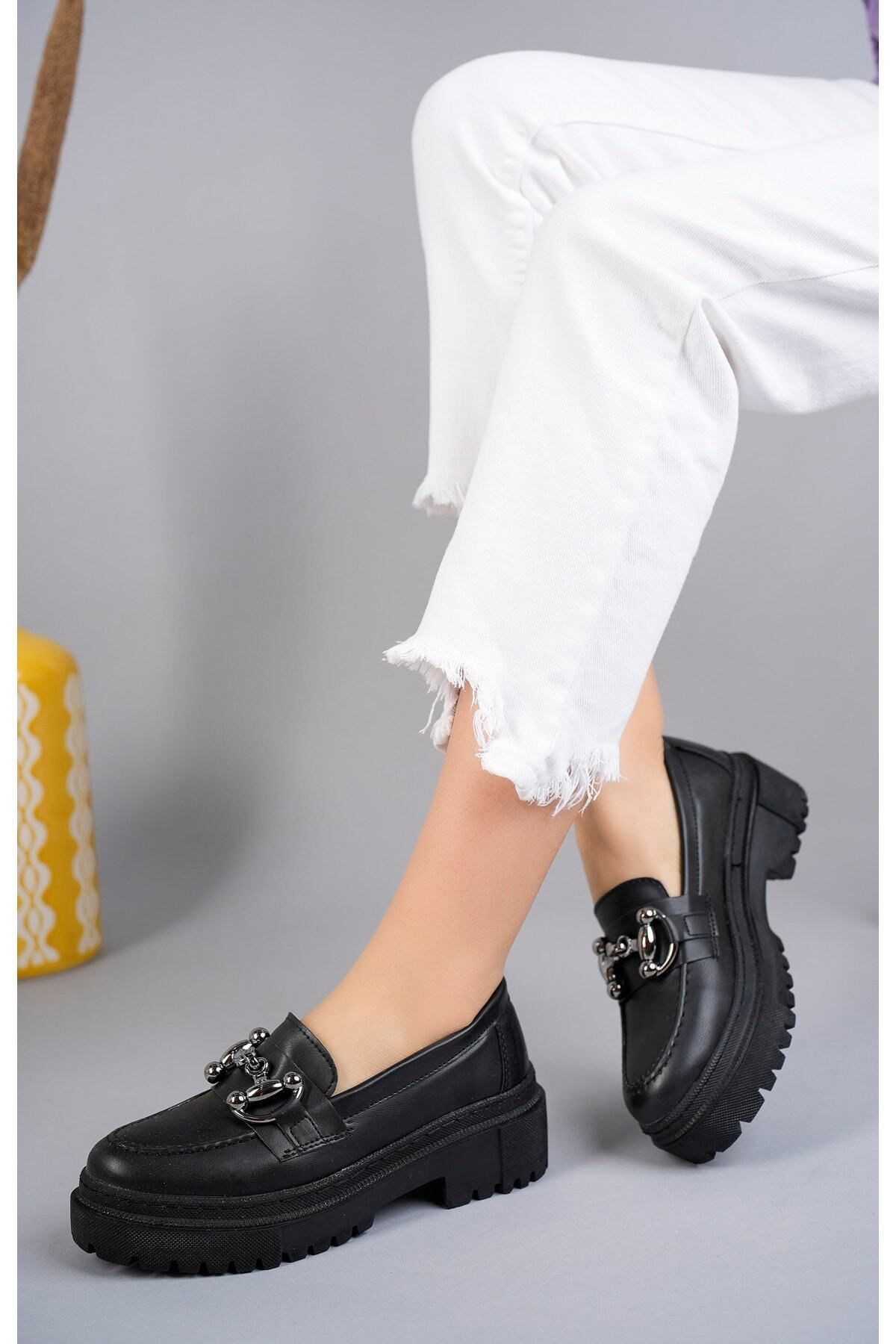 Gümüş Toka Kadın Kalın Taban Loafer Makosen Ayakkabı Gc