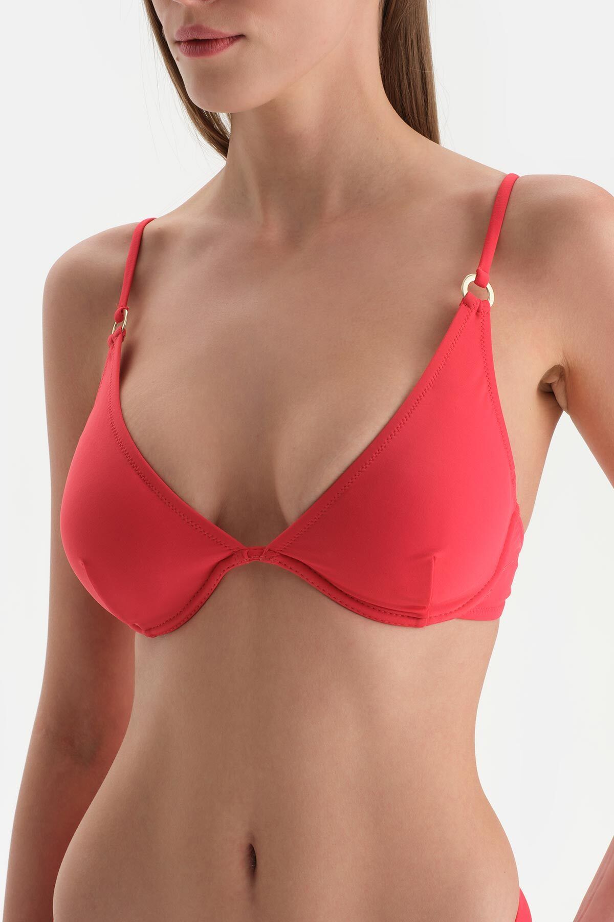 Dagi-Rotes Bikinioberteil mit Triangel-Design 6