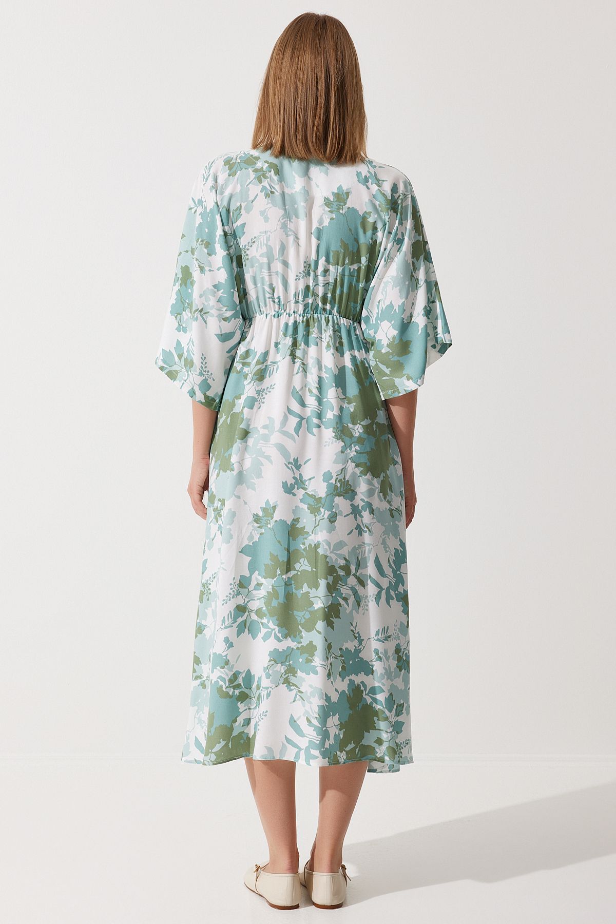 Happiness İstanbul-Grünes gemustertes Sommerkleid aus Viskose mit Wickelkragen für Damen DK00166 7