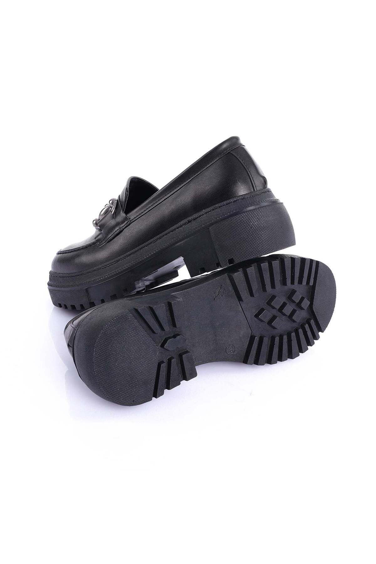 Gümüş Toka Kadın Kalın Taban Loafer Makosen Ayakkabı Gc