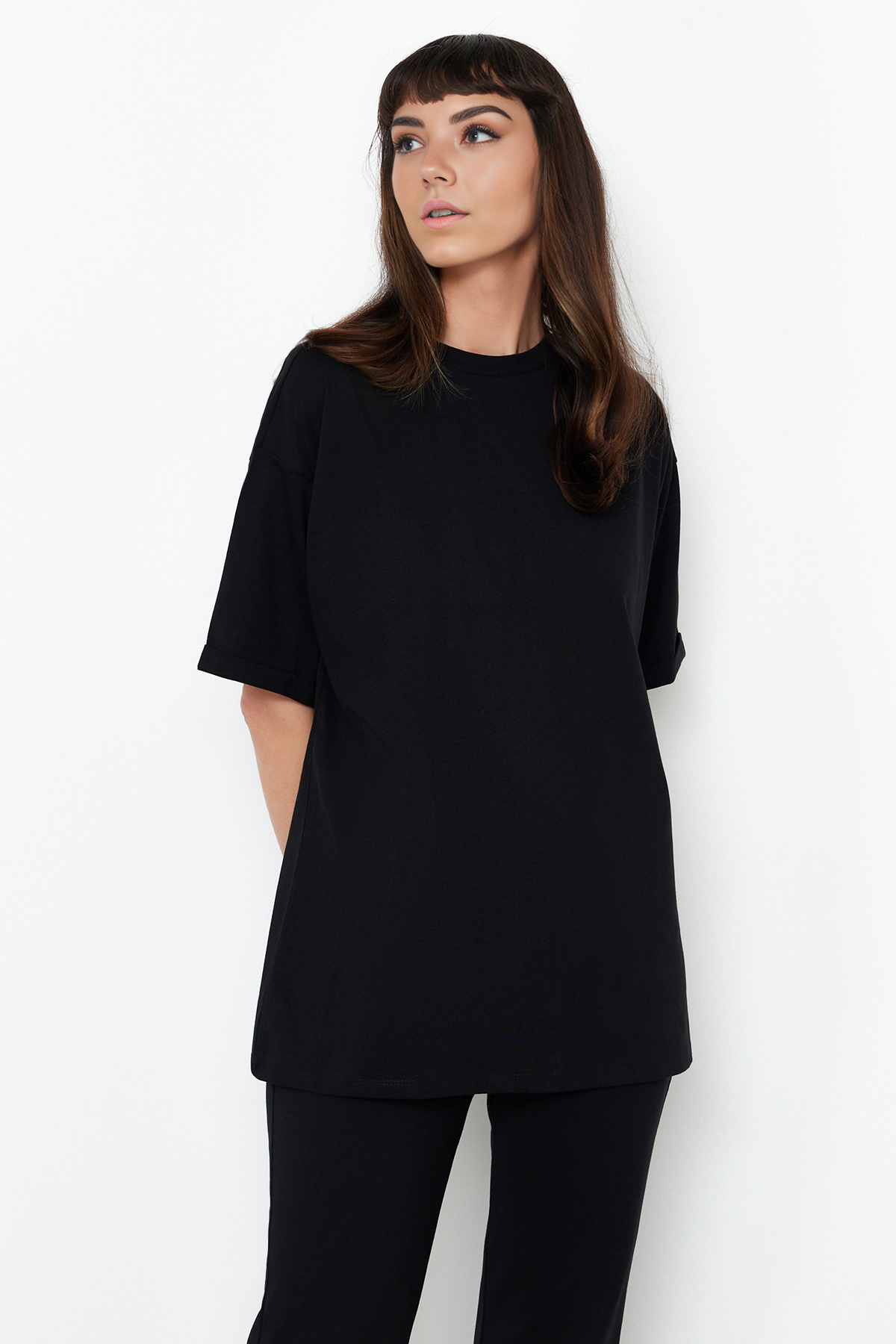 Trendyolmilla  Siyah %100 Pamuk Oversize Kalıp İspanyol Paça Örme T-shirt/Pantolon Alt-Üst Takım TWOSS24AU00059 - Görsel 3