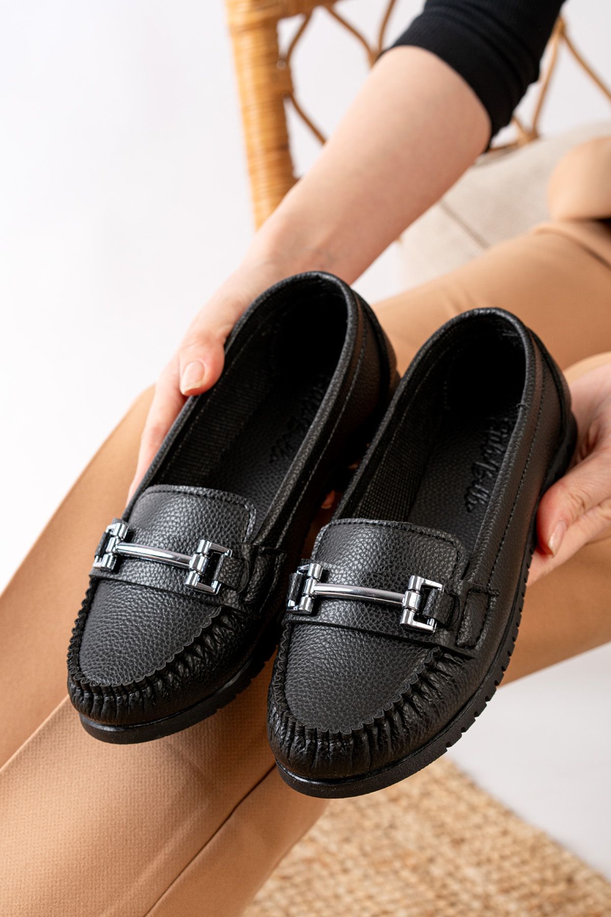 https://cdn.dsmcdn.com/ty1275/product/media/images/prod/SPM/PIM/20240426/23/11357dad-ffba-3da5-a125-fa2c4fd59295/1_org_zoom.jpg