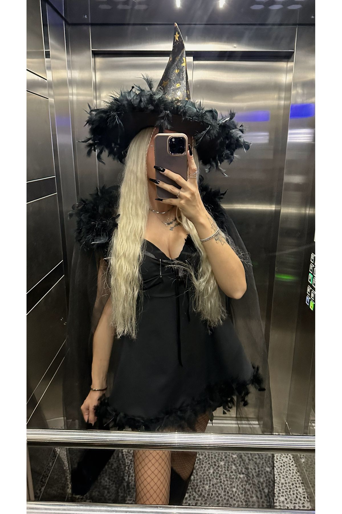 costumes de sorcière dhalloween
