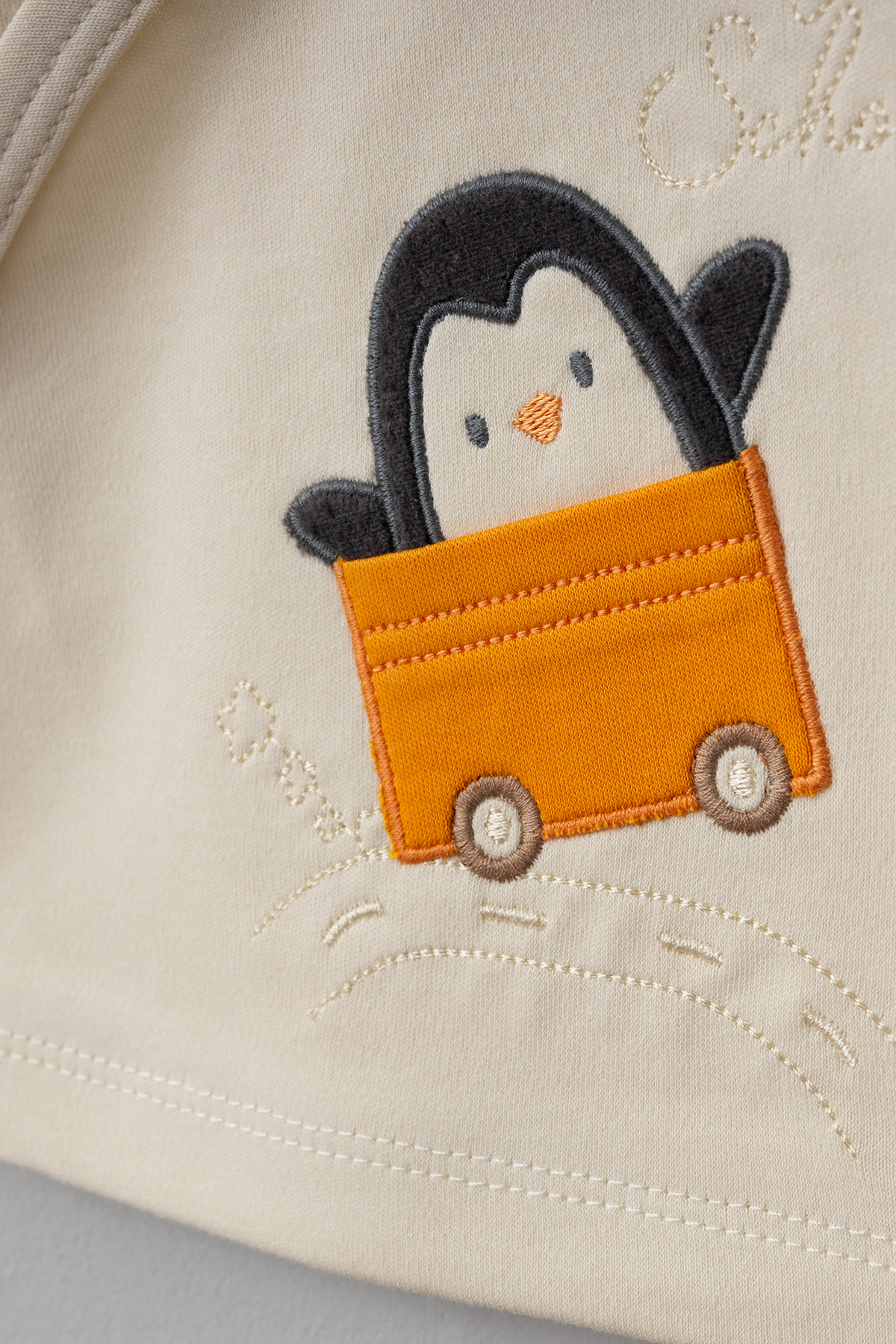 Bebitof Arabalı Penguen Desenli 10 Parça Kutulu Yenidoğan Hastane Çıkısı Seti %100 Pamuk fotoğrafı 2 (önizleme)