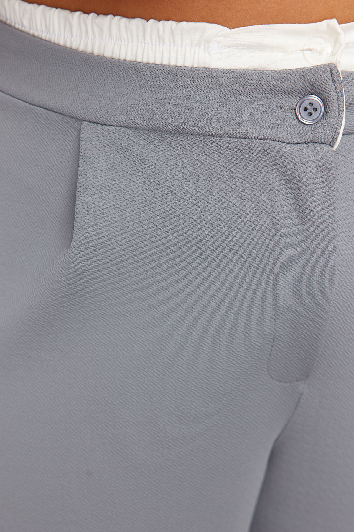 Trendyol Curve-Graue Strickhose mit Taillendetail TBBSS24AR00000 5