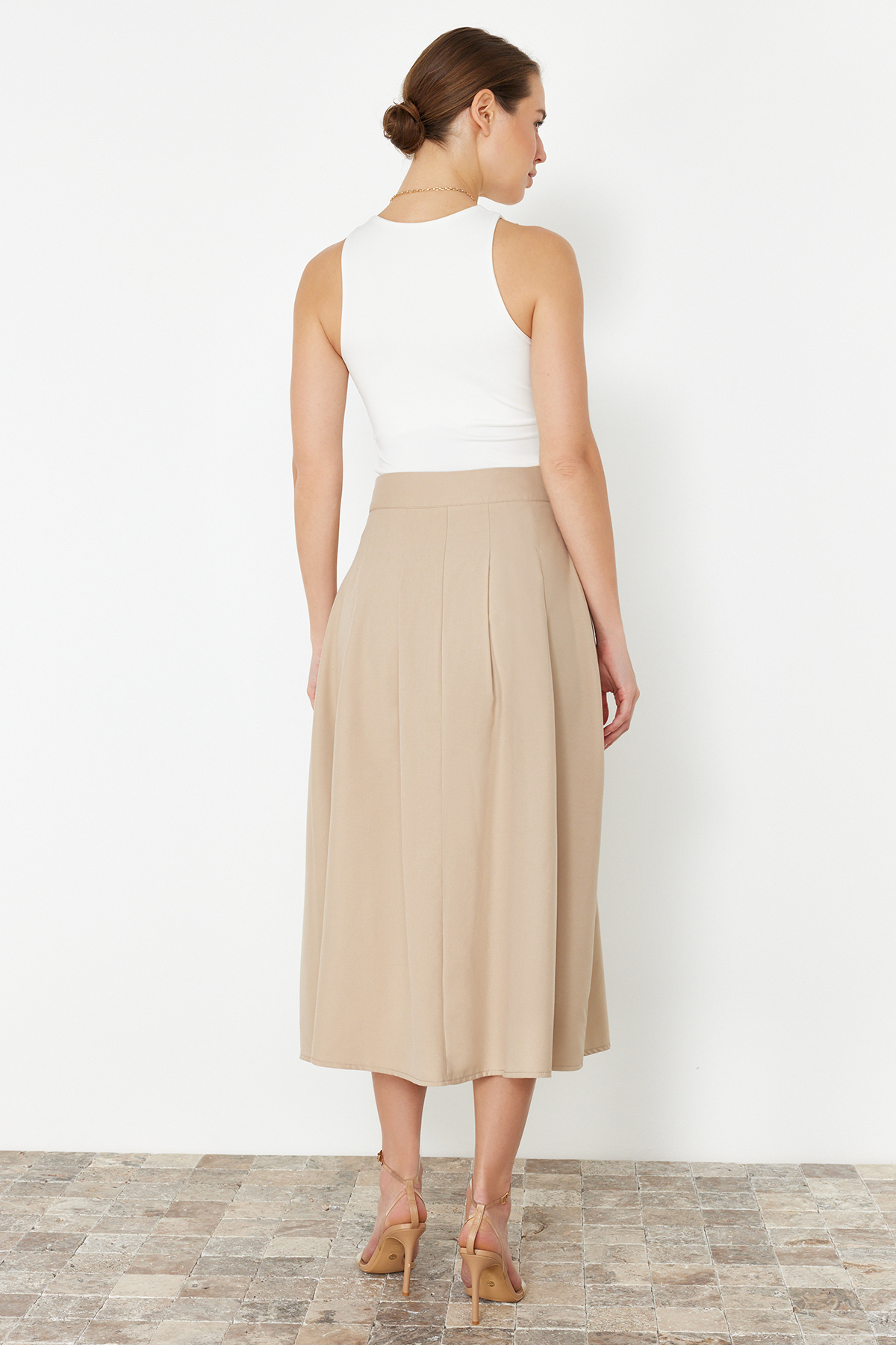 Trendyolmilla  Bej Pile Detaylı Önden Yırtmaçlı Midi Boy Dokuma Etek TWOSS24ET00169 - Görsel 6