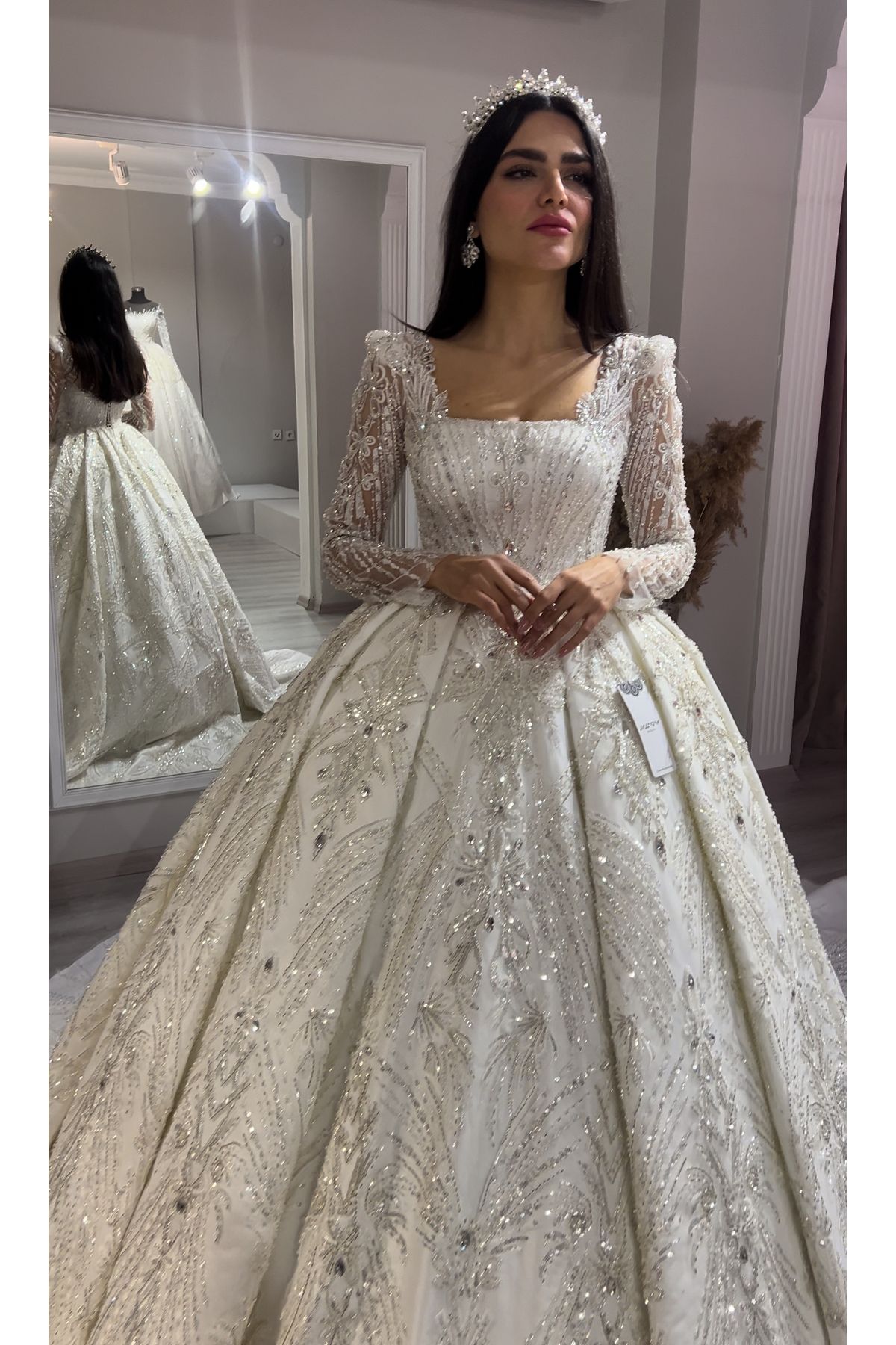 https://cdn.dsmcdn.com/ty1282/product/media/images/prod/SPM/PIM/20240429/12/eaeeca1a-729f-3ab0-b8b5-9cc70df44c0a/1_org_zoom.jpg