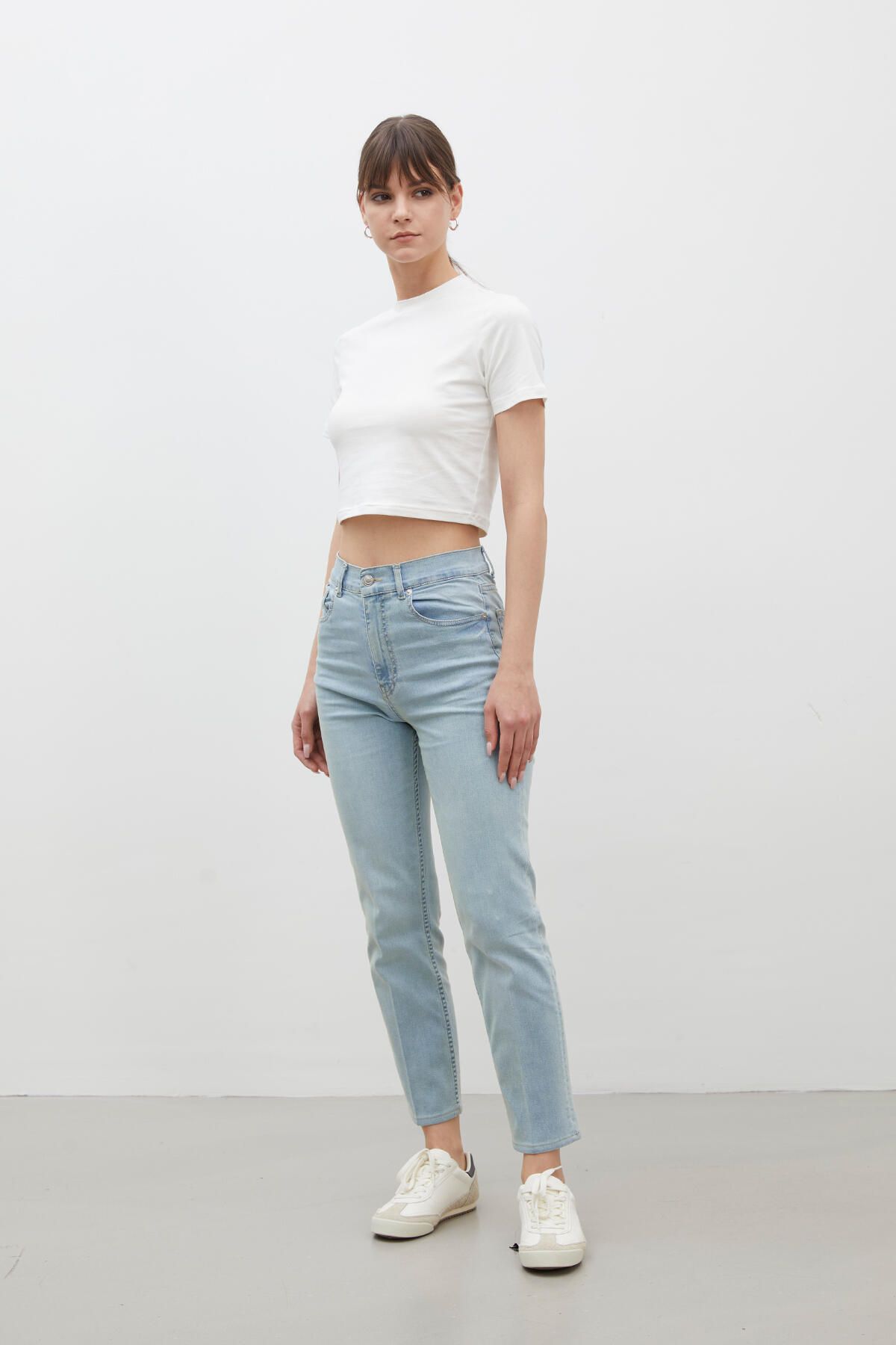 Manuka-BOOTCUT FIT DENIM PANT LIGHT BLUE 3