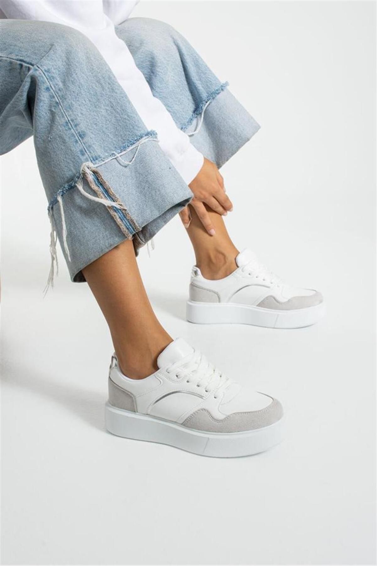 complete the look image