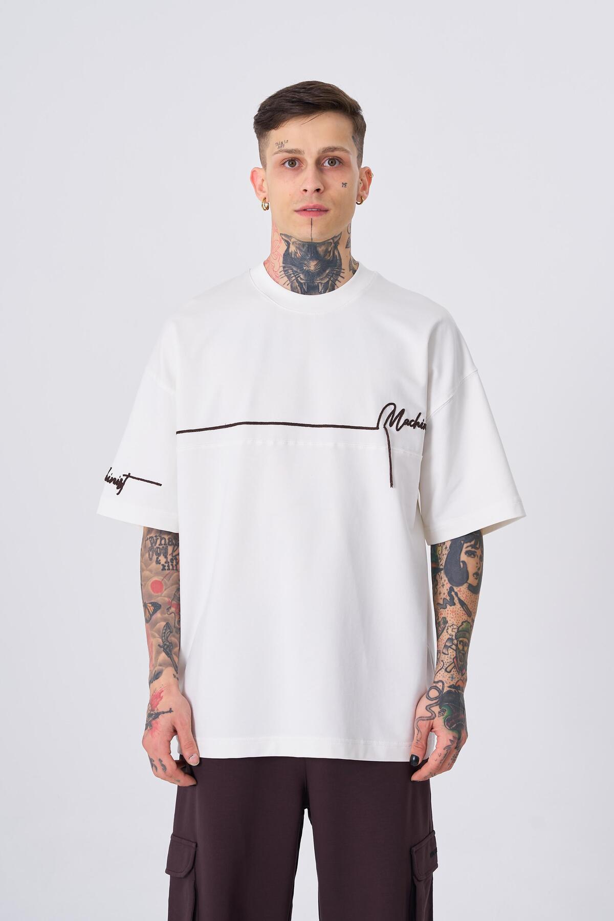 تیشرت مردانه اکرو سایز بزرگ ماشینی با جزئیات گلدوزی