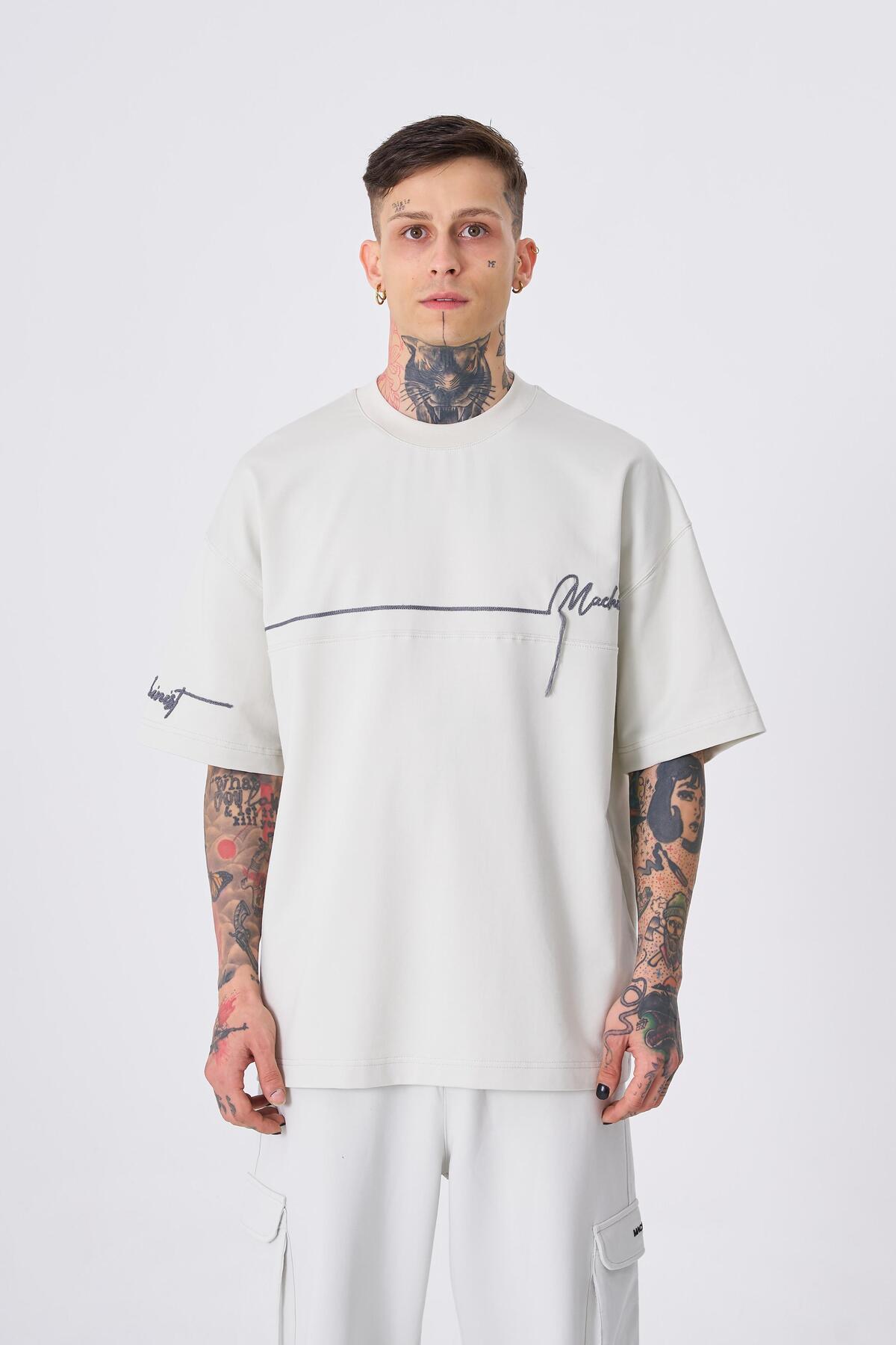 تیشرت مردانه اکرو سایز بزرگ ماشینی با جزئیات گلدوزی