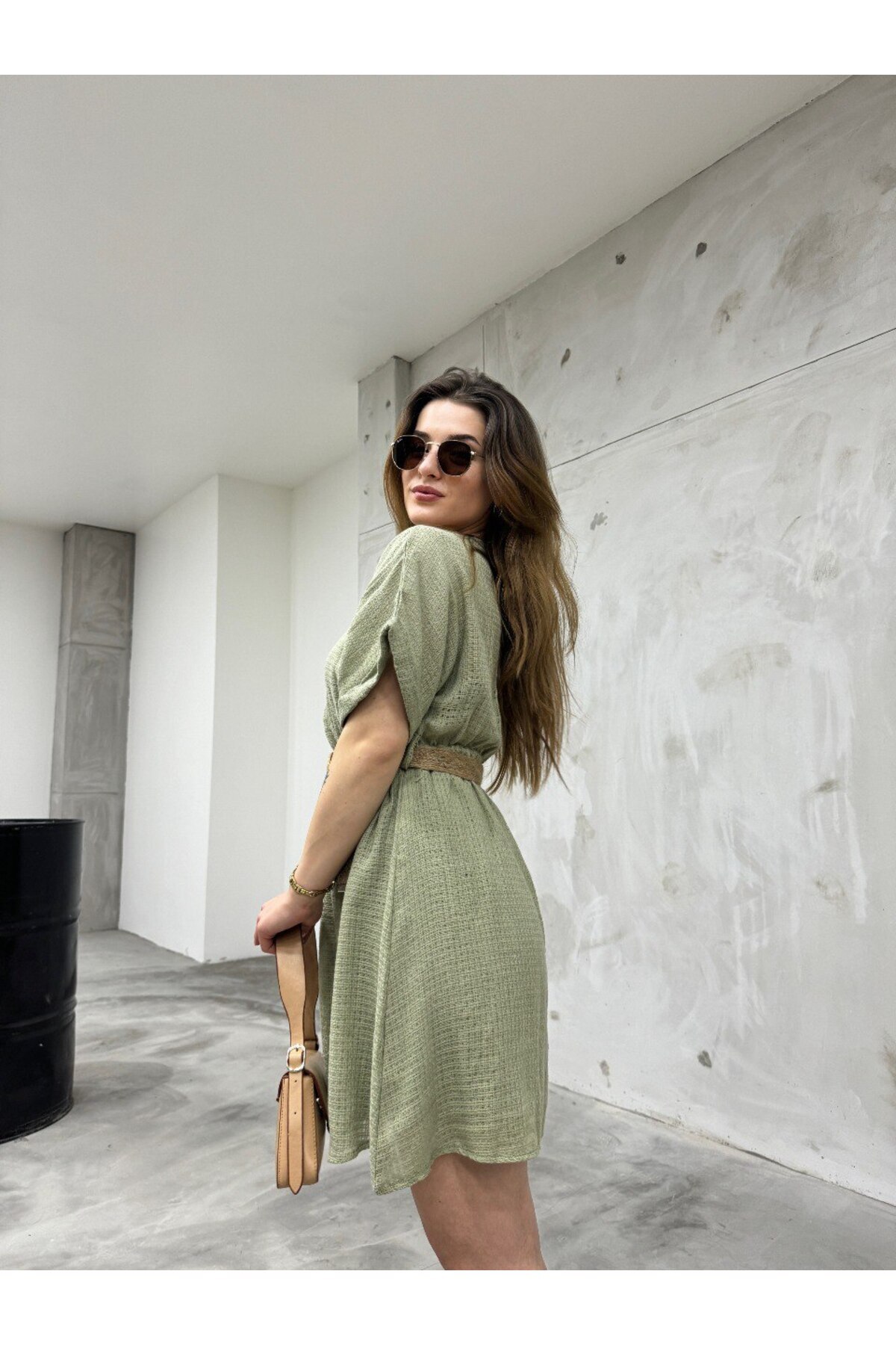 BİKELİFE-Damen Sommerkleid aus Leinen mit V-Ausschnitt, elastischer Taille und Gürtel 5