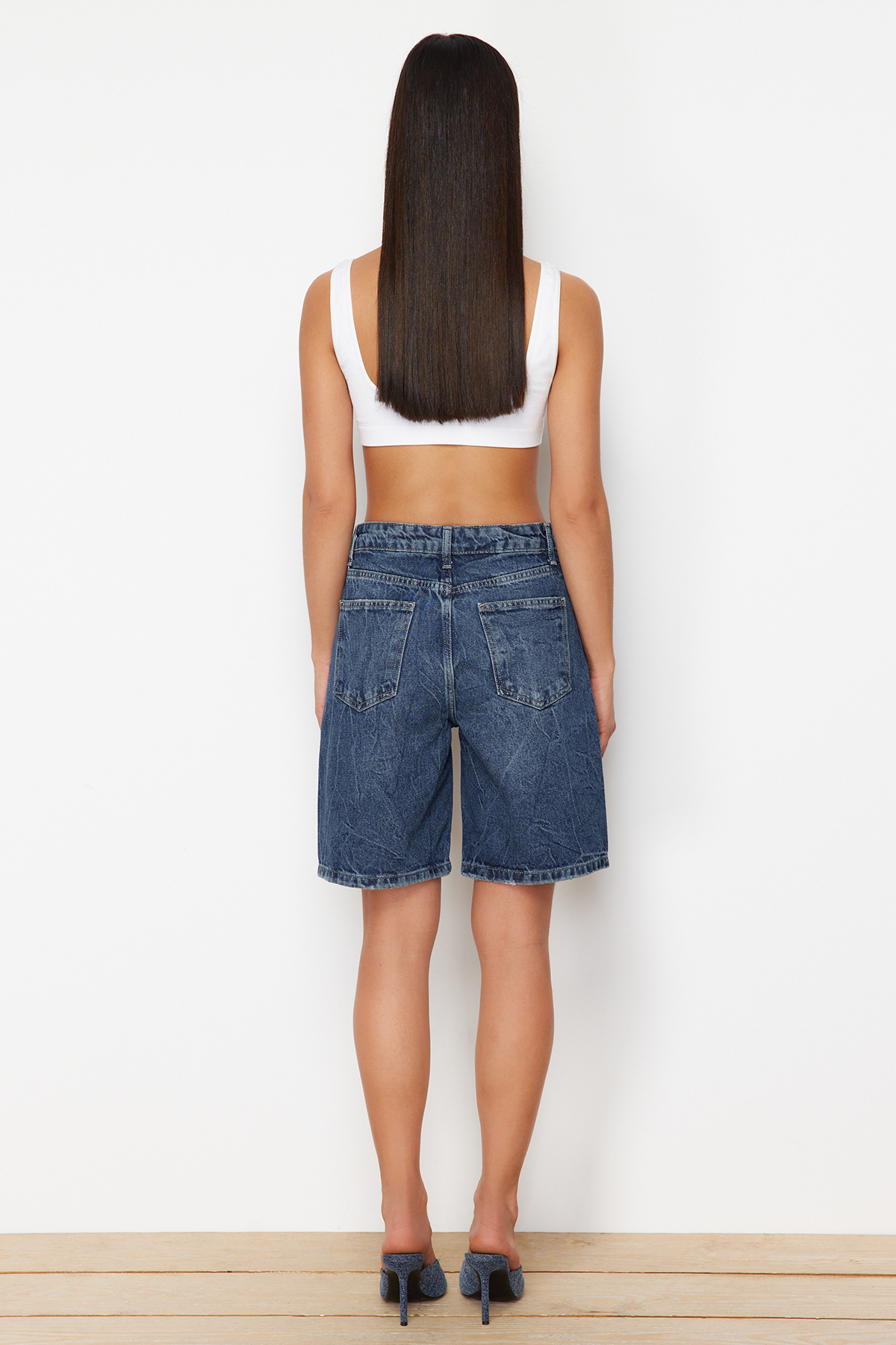 Trendyolmilla  Koyu Mavi More Sustainable Yüksek Bel Denim Bermuda TWOSS24SR00177 - Görsel 6