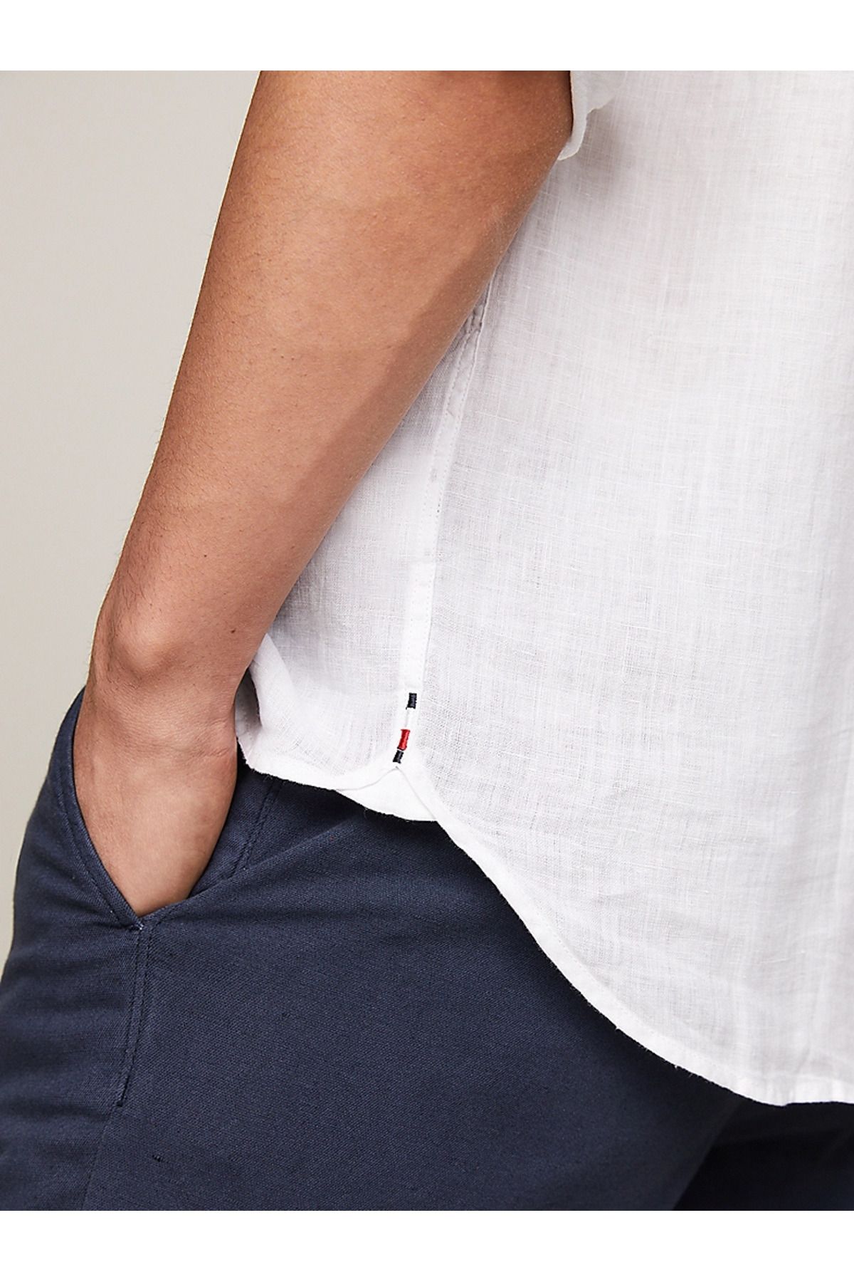 پیراهن / بلوز دکمه دار سفید مردانه آرم با آستین بلند MW0MW34602 YCF Tommy Hilfiger