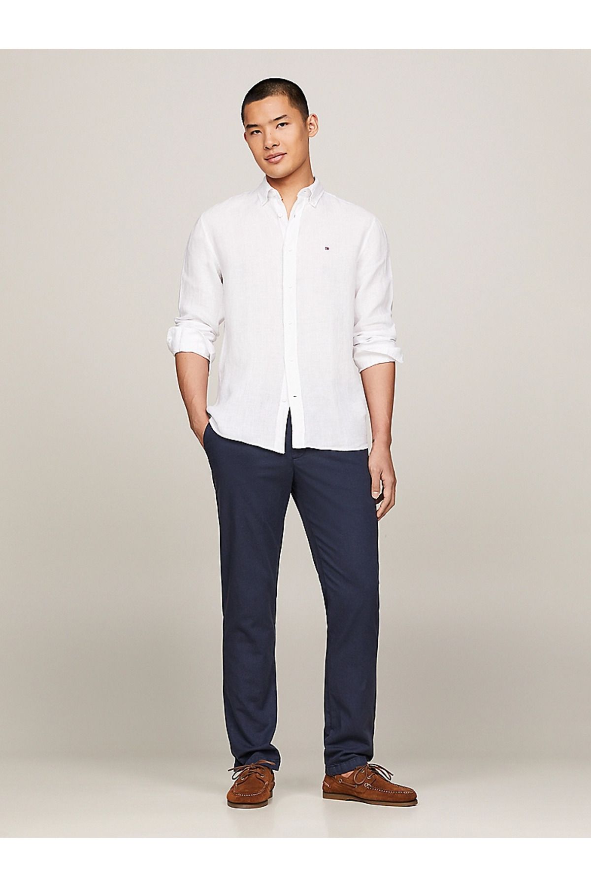 پیراهن / بلوز دکمه دار سفید مردانه آرم با آستین بلند MW0MW34602 YCF Tommy Hilfiger