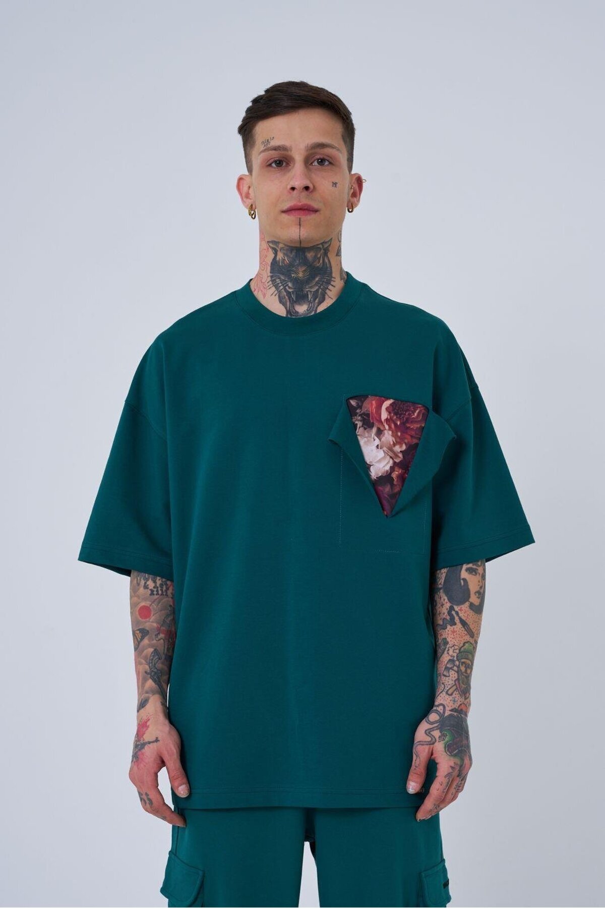 تیشرت اکرو سایز چاپی پچ گل مردانه