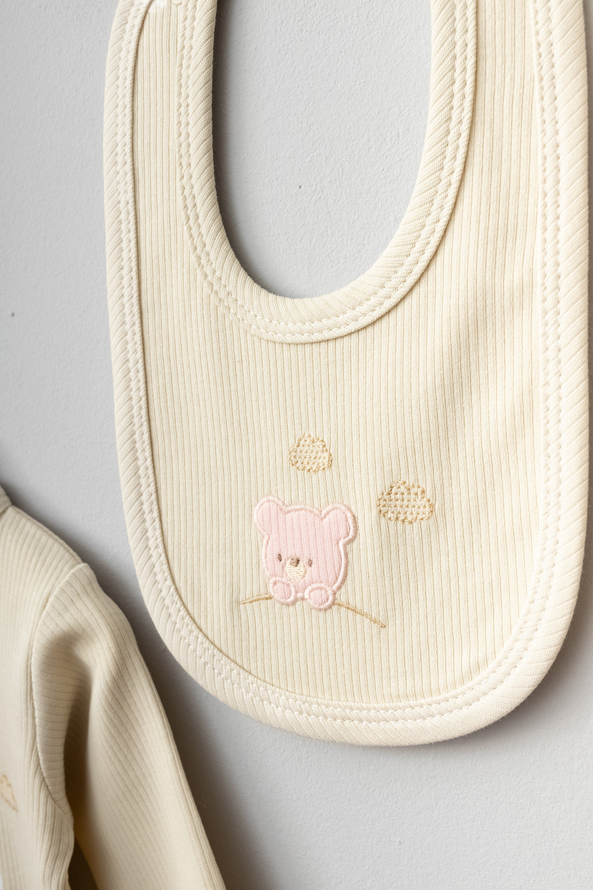 Bebitof Ayıcık ve Tavşan Desenli 10 Parça Kutulu Hastane Çıkısı Seti fotoğrafı 3 (önizleme)