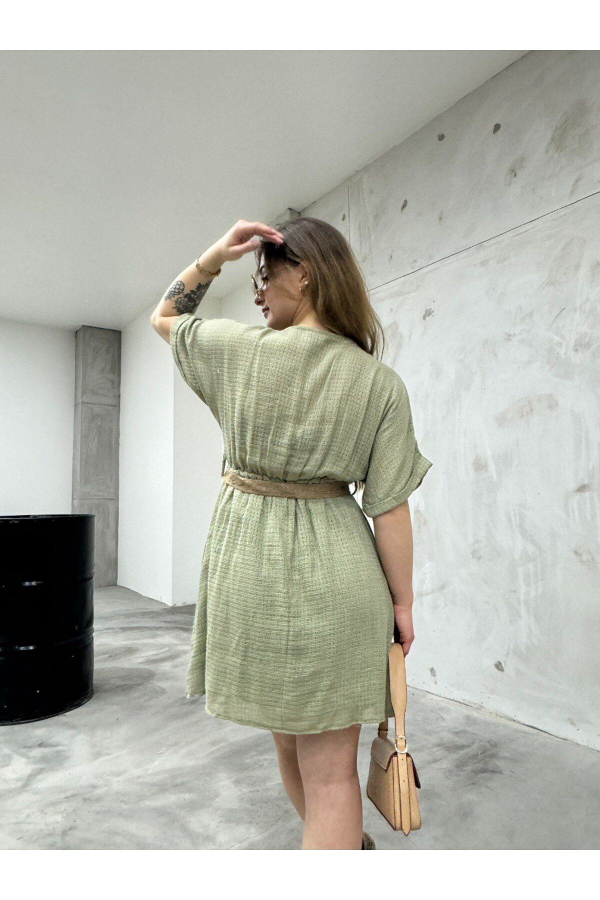 BİKELİFE-Damen Sommerkleid aus Leinen mit V-Ausschnitt, elastischer Taille und Gürtel 4