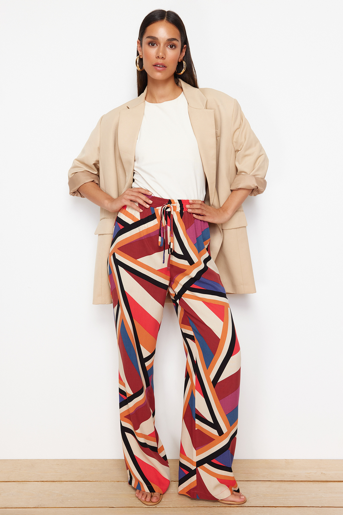 Trendyol Collection-Pantaloni țesăți cu model, roșii, cu cravată elastică în talie, cu picior lat/picior lat TWOSS24PL00159 4