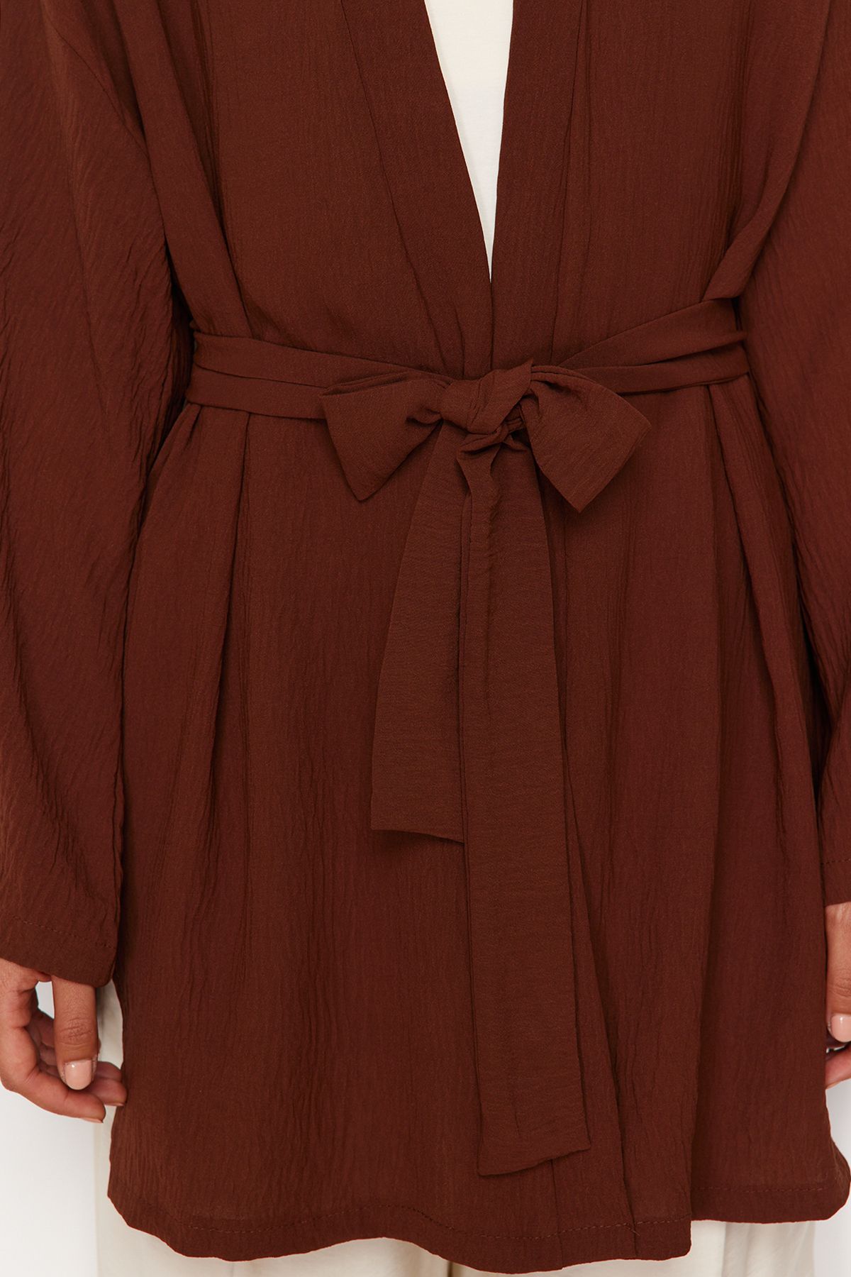 Trendyol Modest-Kimono hnědého tkaného plátna TCTSS24KK00004 5