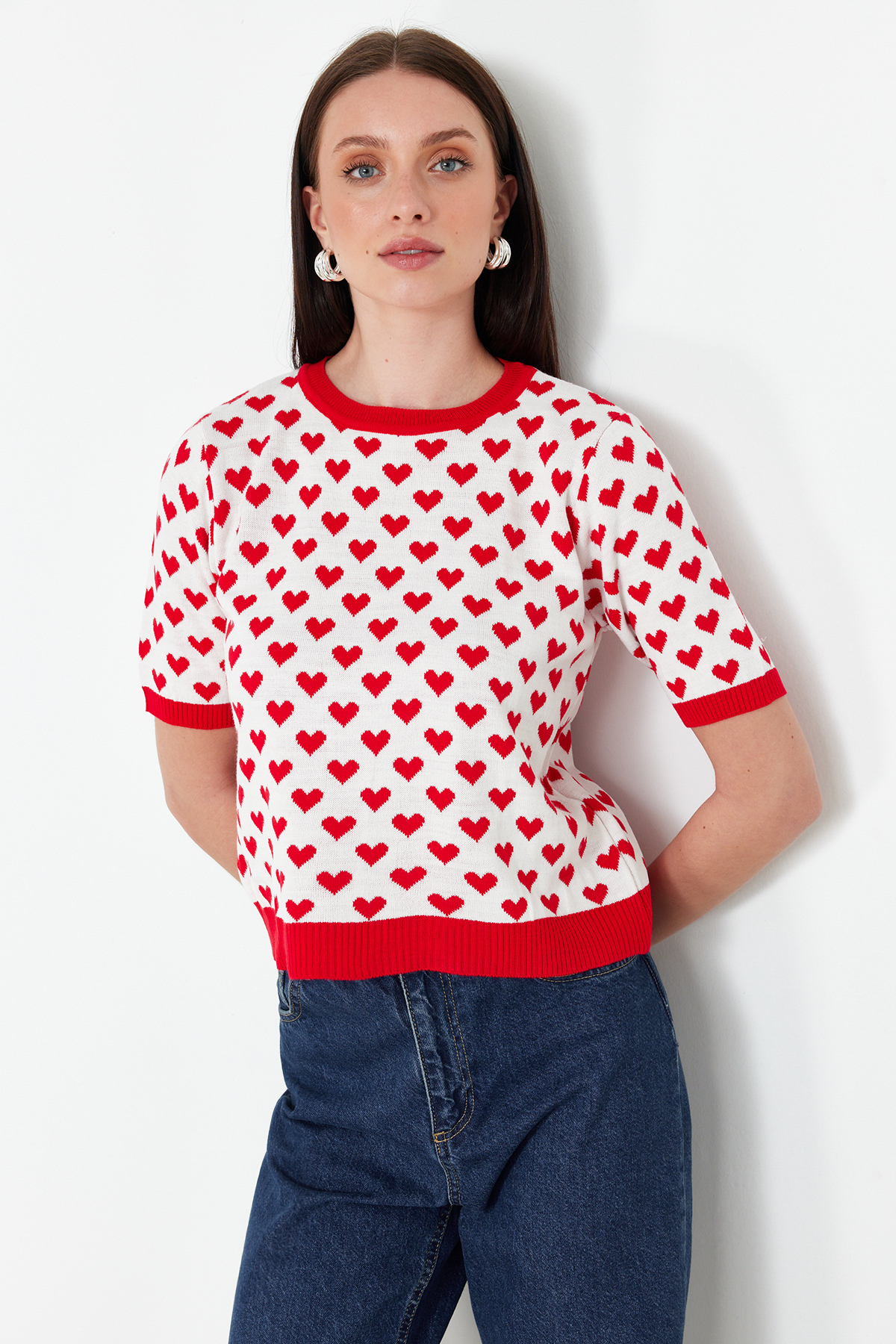 Trendyolmilla  Kırmızı Bisiklet Yaka Kalp Desenli İnce Triko Bluz TWOSS21KZ0008 - Görsel 2