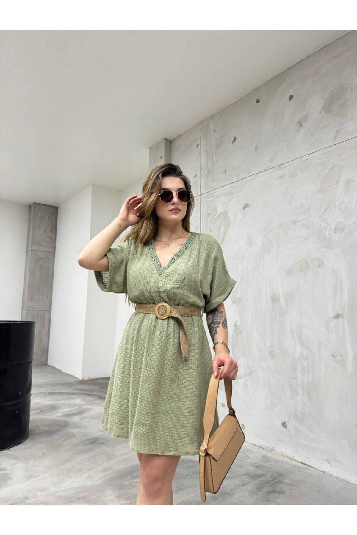 BİKELİFE-Damen Sommerkleid aus Leinen mit V-Ausschnitt, elastischer Taille und Gürtel 7