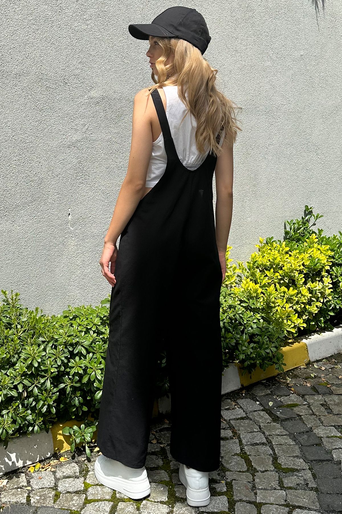 Trend Alaçatı Stili-Schwarzer Gabardine-Gärtner-Jumpsuit für Damen mit Taschen auf der Vorderseite ALC-X12186 5