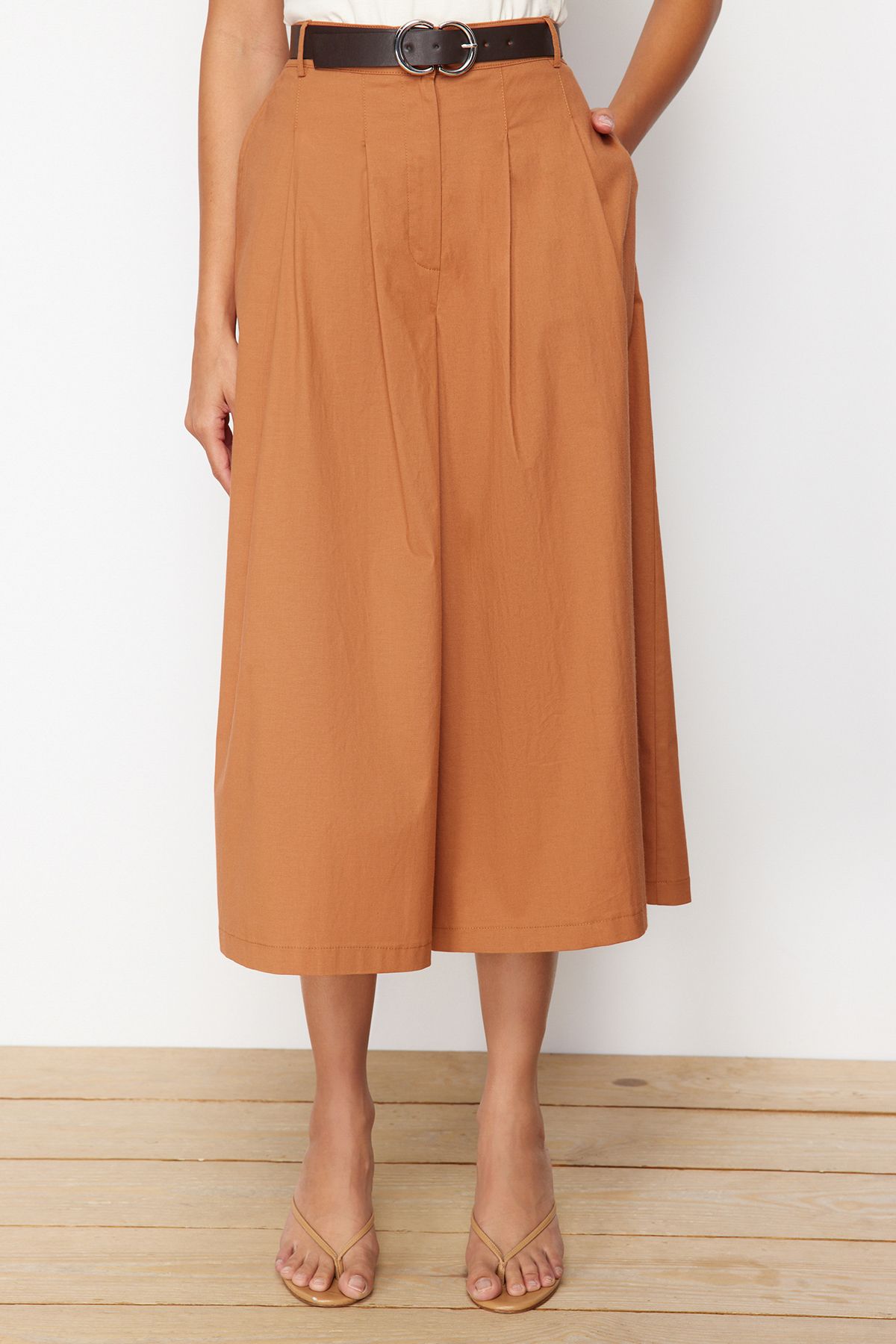 Trendyol Collection-Tkané kalhoty hnědého sukně s páskem TWOSS24PL00133 4