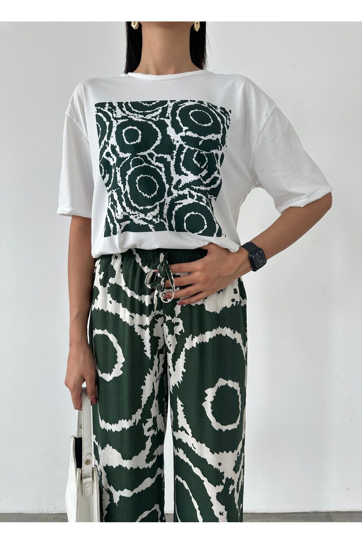 complete the look image
