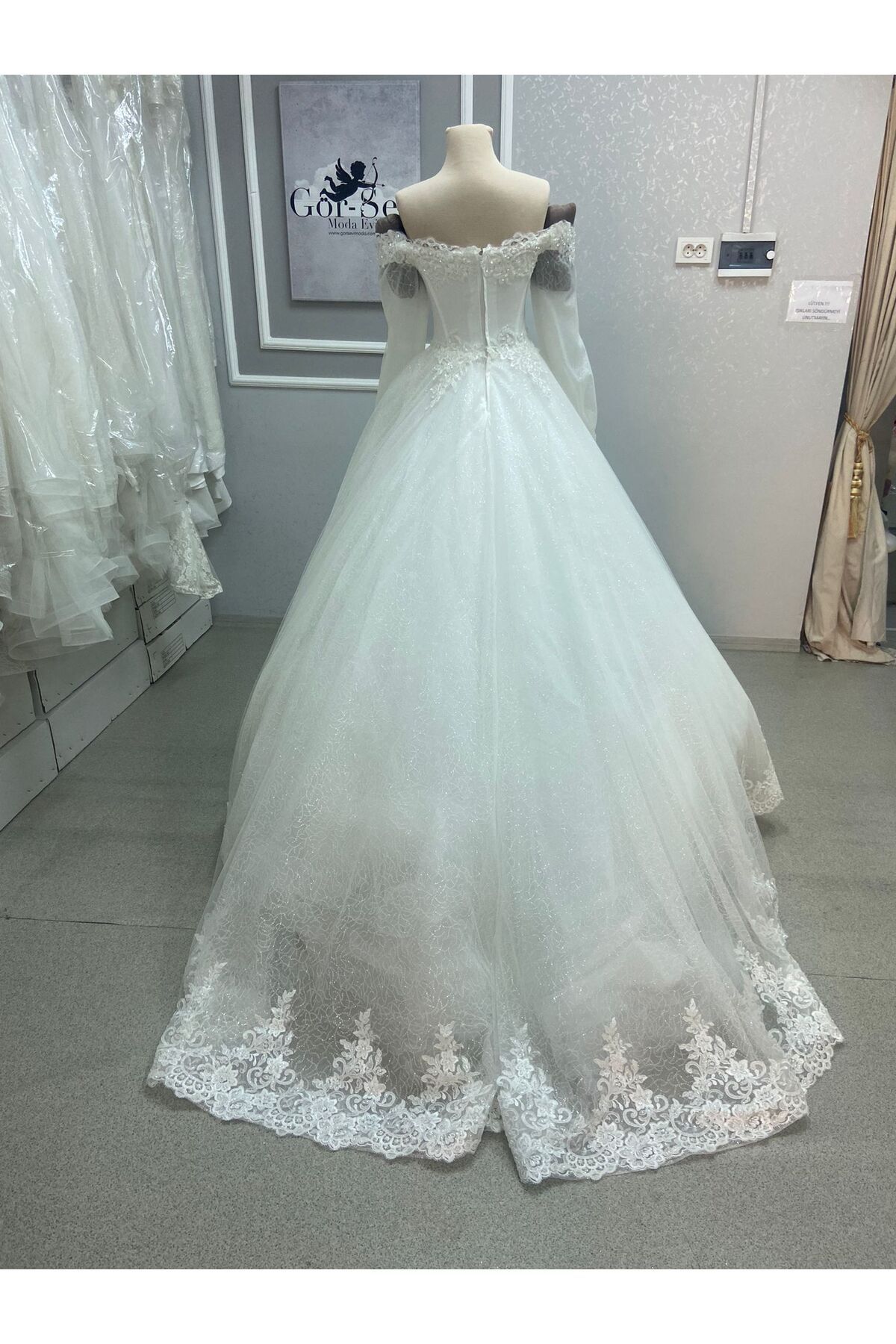 https://cdn.dsmcdn.com/ty1287/product/media/images/prod/SPM/PIM/20240502/09/9247461b-dbdf-3604-8e9a-62c5e64e2eec/1_org_zoom.jpg
