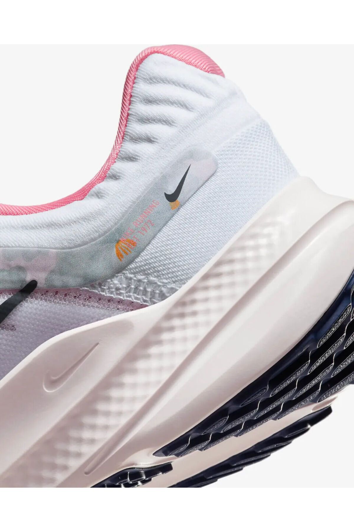 کفش دو و تمرین سفید زنانه Quest 5 های رانینگ در جاده Nike