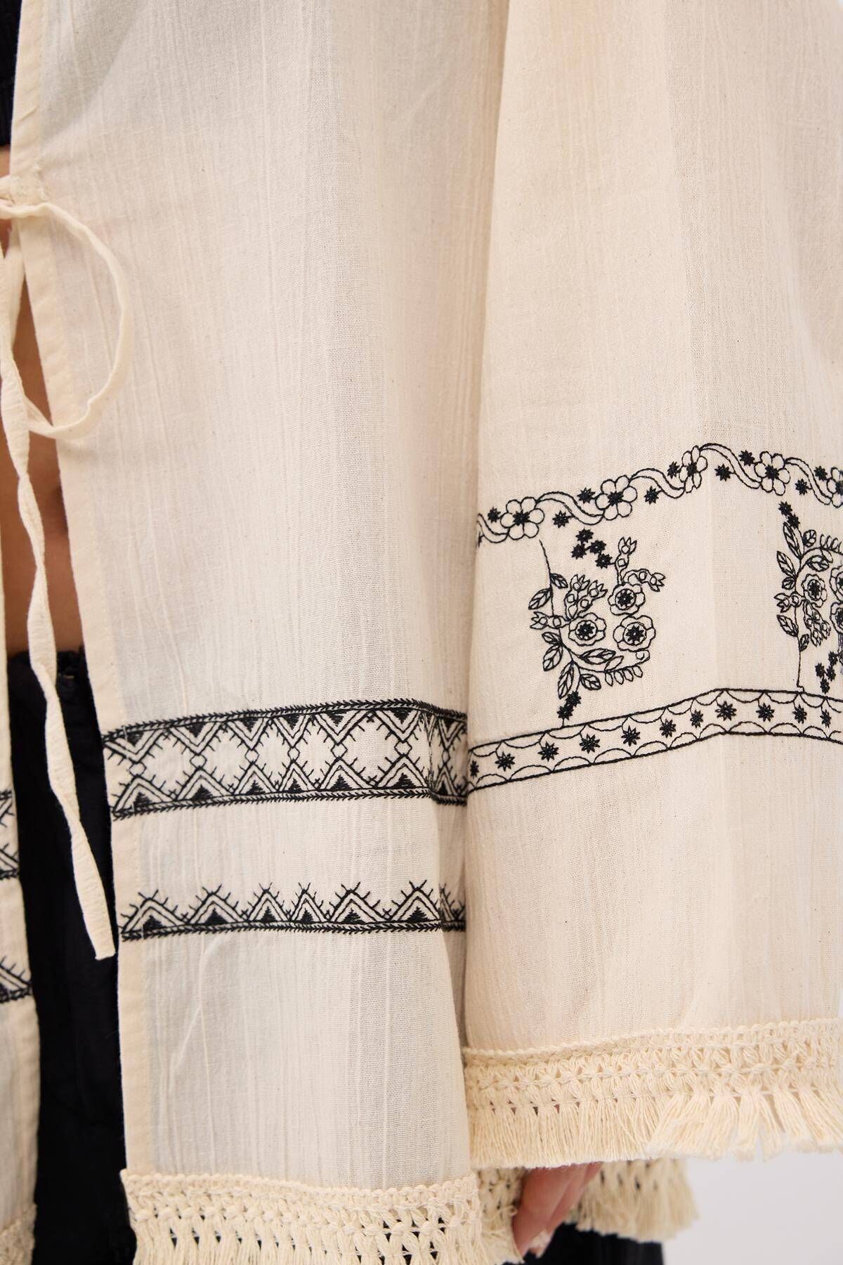 Addax-Tasseled Ethnic Pattern Kimono K39091-R10 3