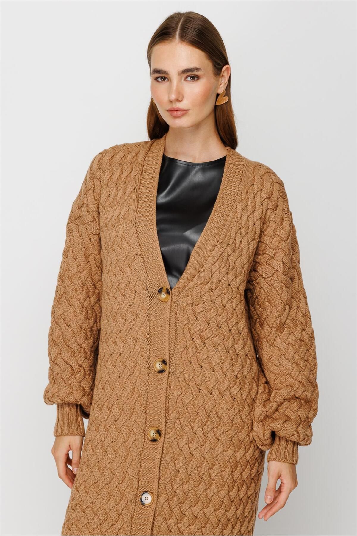 Esswaap-Front Buttoned Knitted Patterned Long Cardigan Camel 3
