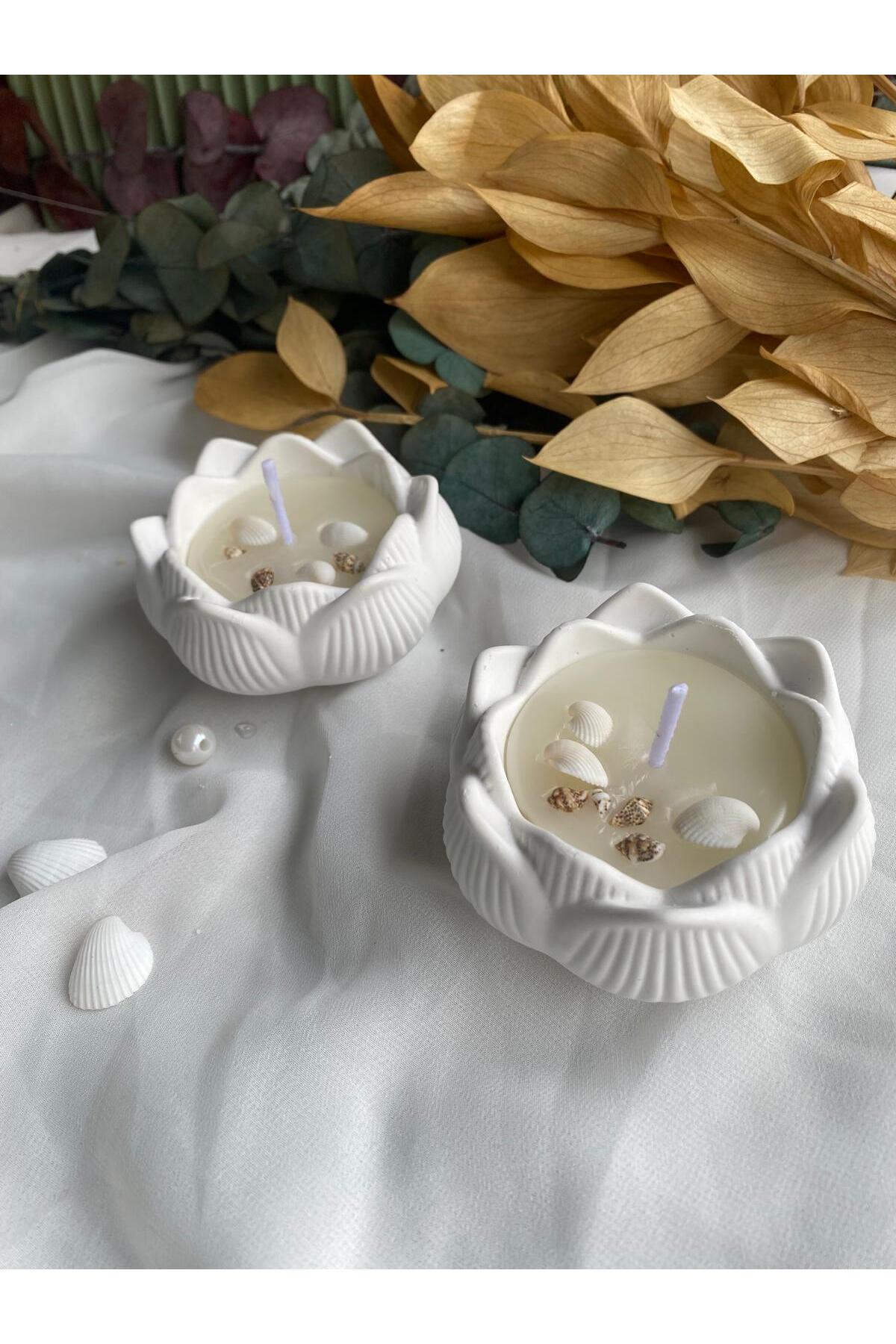 2pcs Seashell Embellished Lotus Candle
