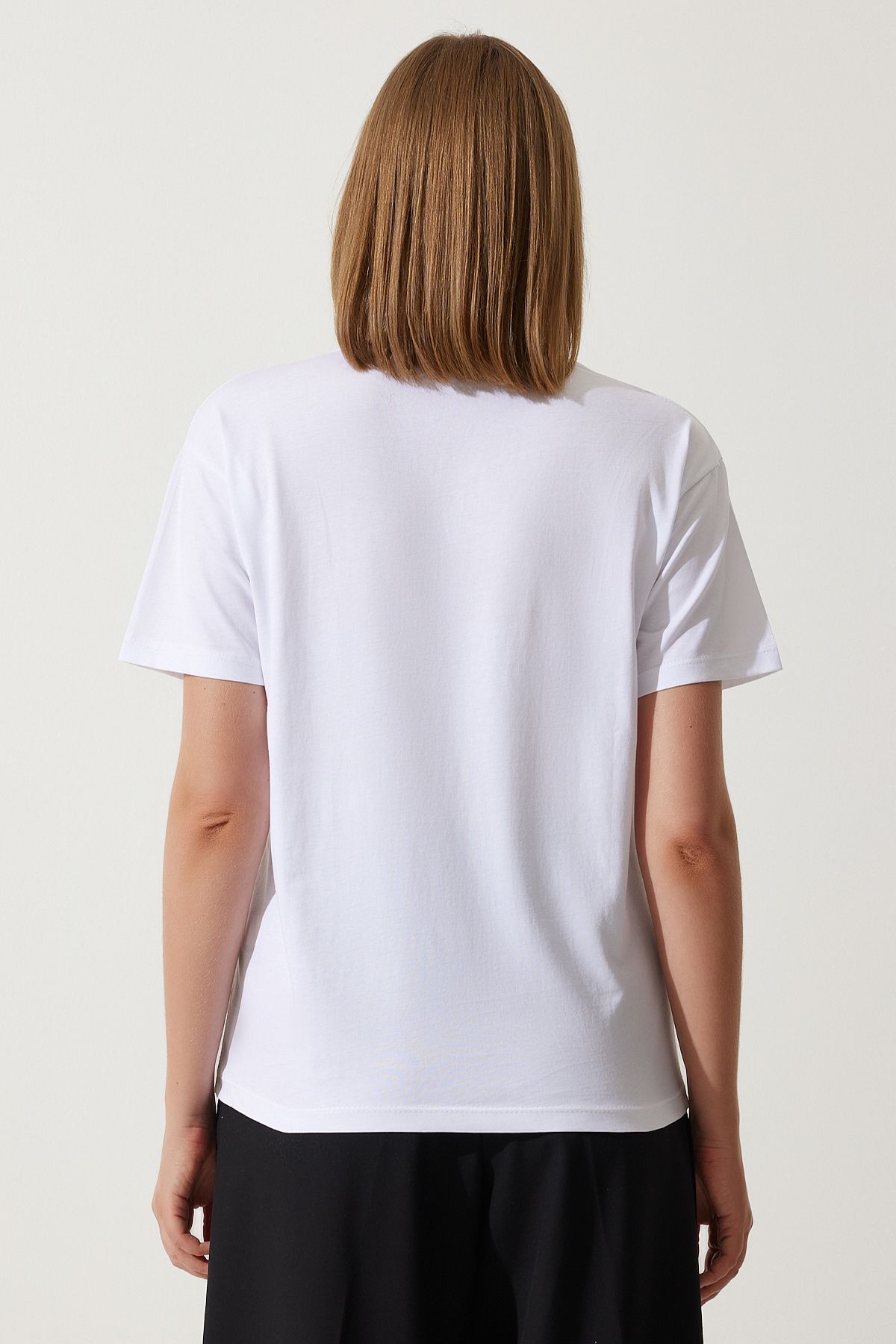 Happiness İstanbul-Weißes Strick-T-Shirt mit Perlenblumen-Detail für Damen NJ00146 5