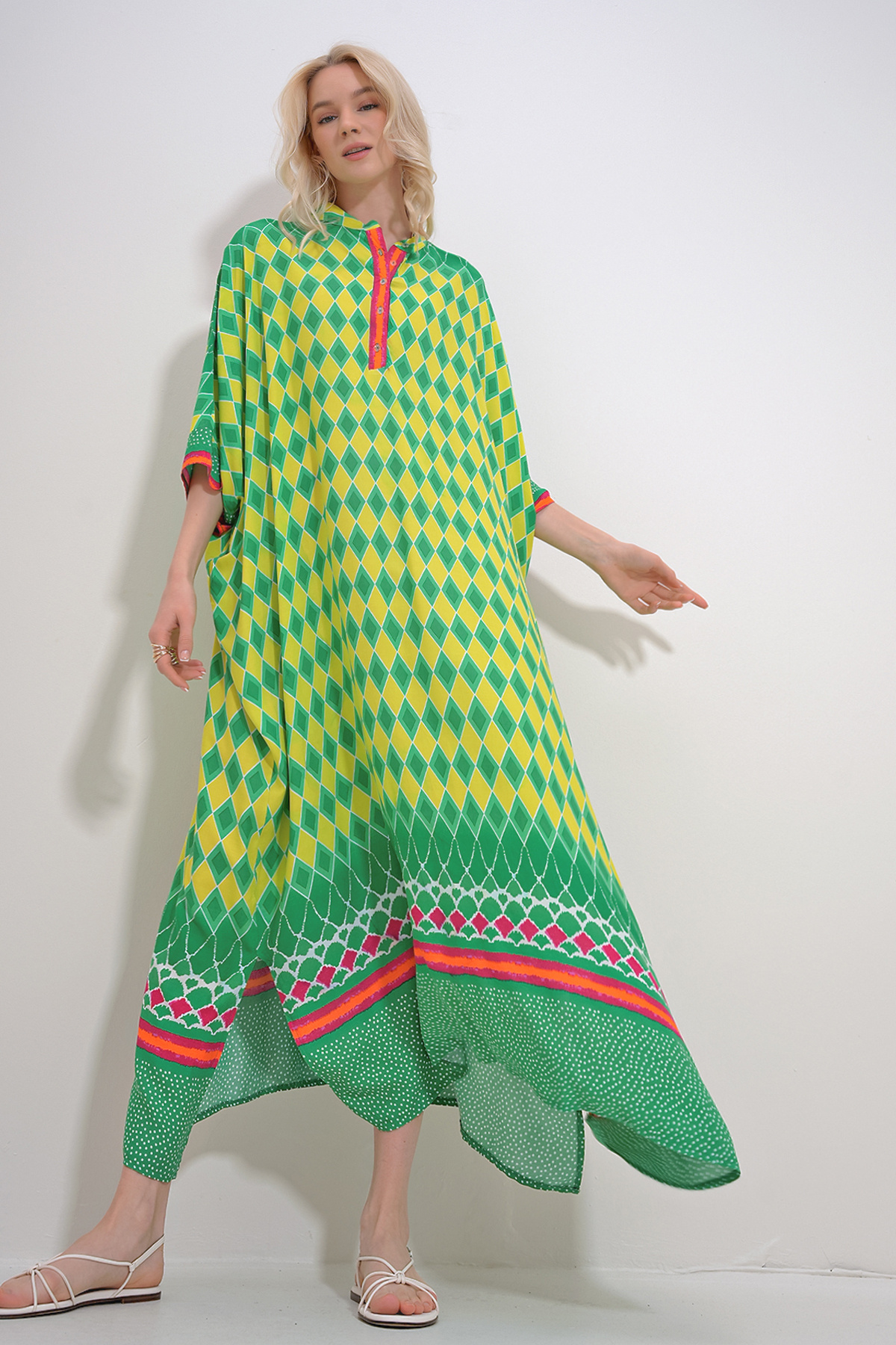 Trend Alaçatı Stili Women's Green Mandarin Collar Yoke Buttoned Batwing Sleeve Patterned Maxi Dress ALC-X12021