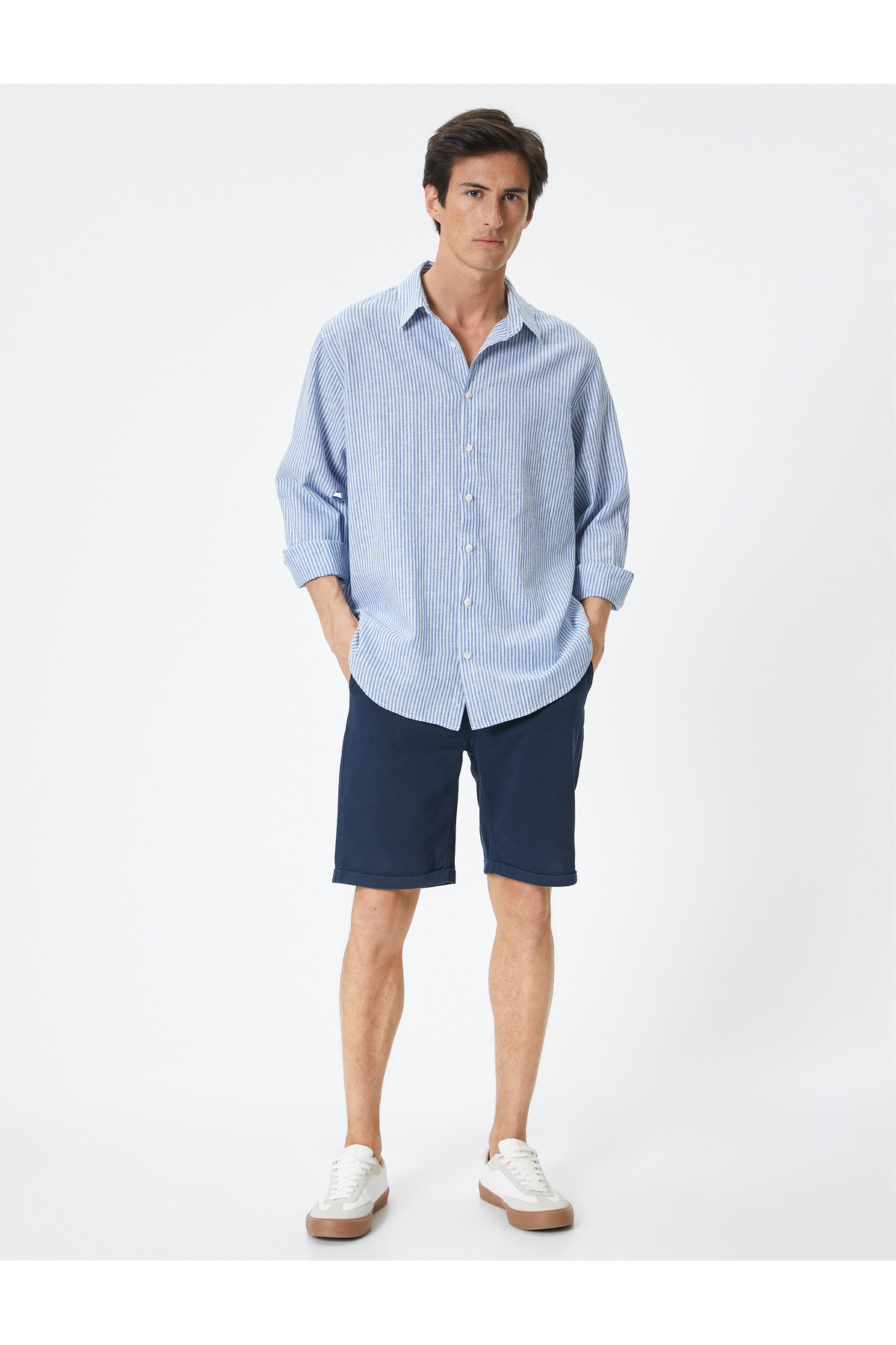 شلوارک پارچه‌ای برمودا با جیب باریک و جک دار