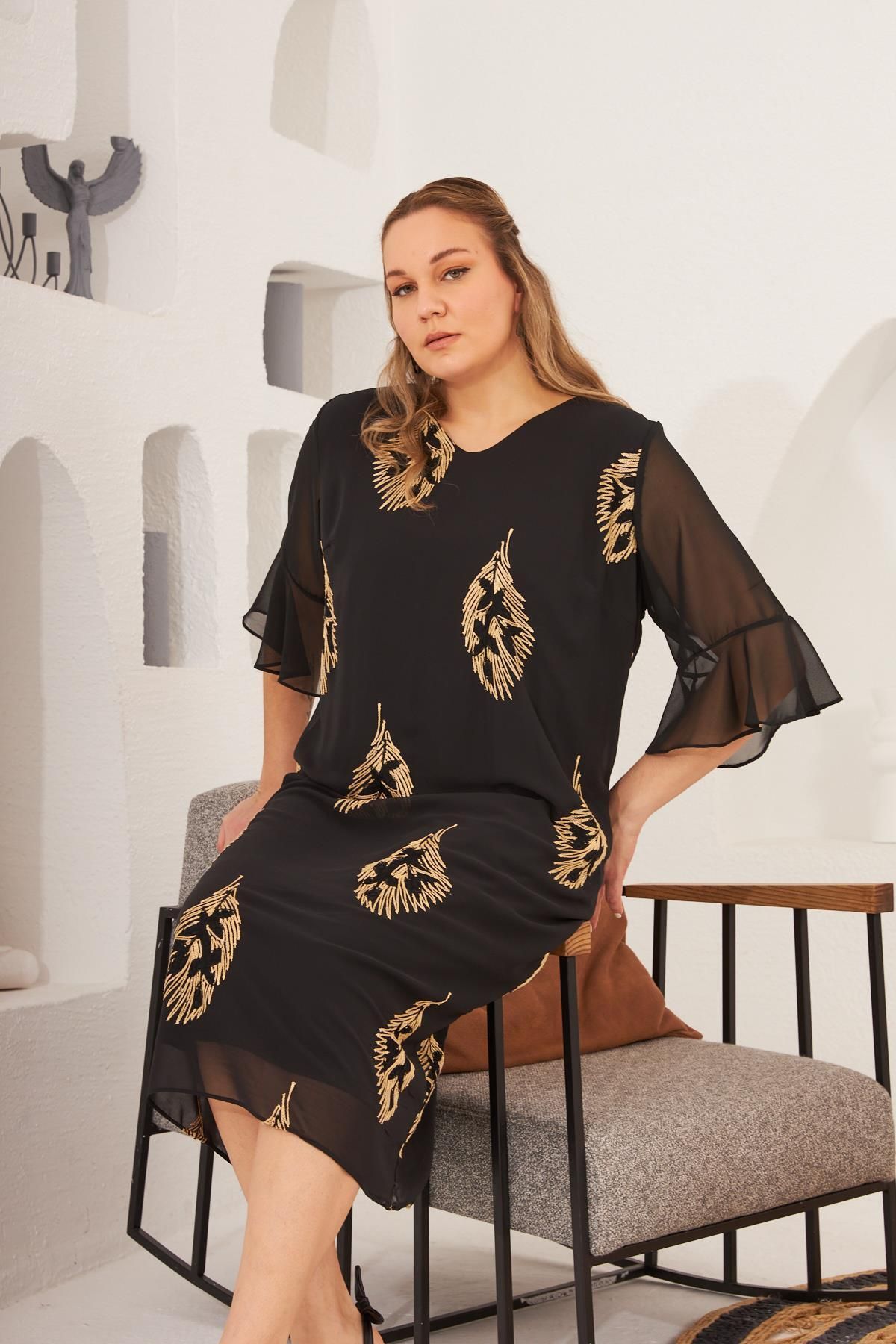 RMG-Plus Size Black Evening Dress with Embroidery Detail and Lingerie 7