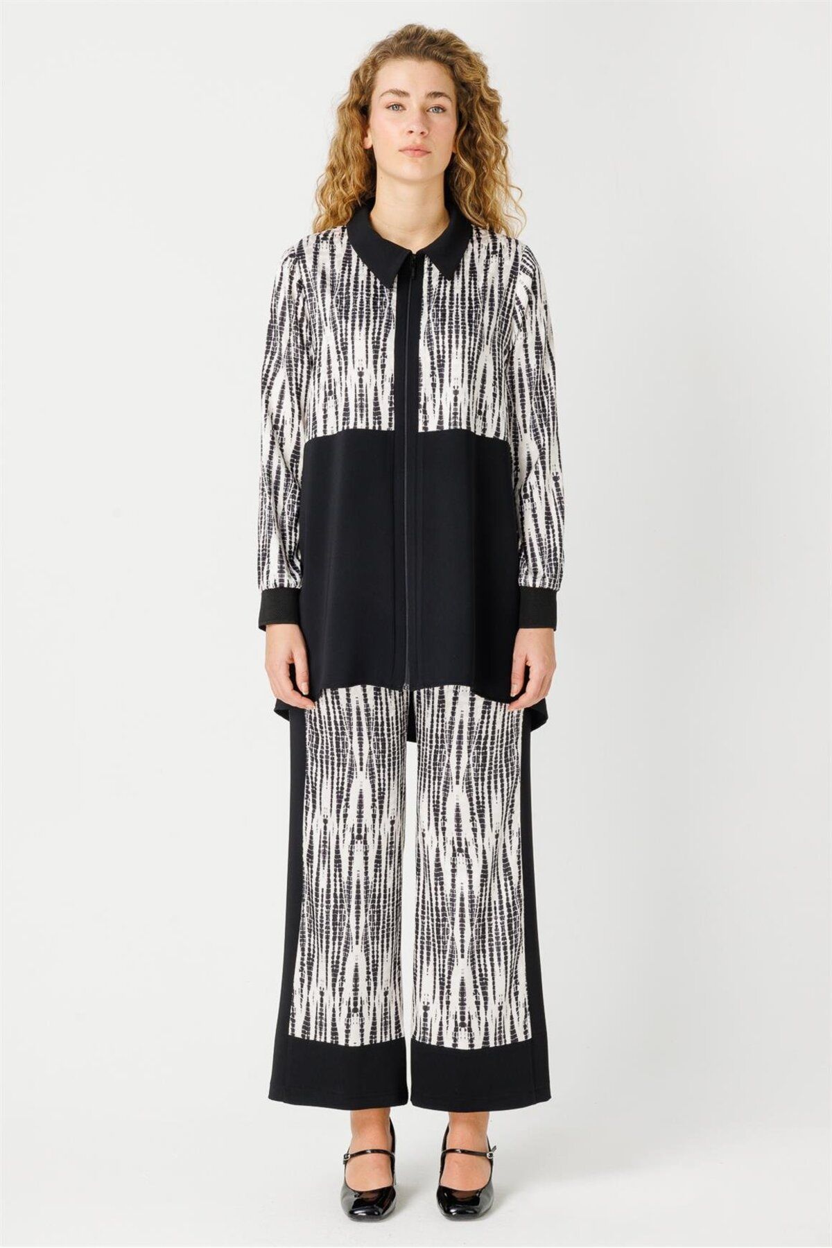 Esswaap-Black Tunic and Trousers Set - Custom Pattern Printed and Zippered 1