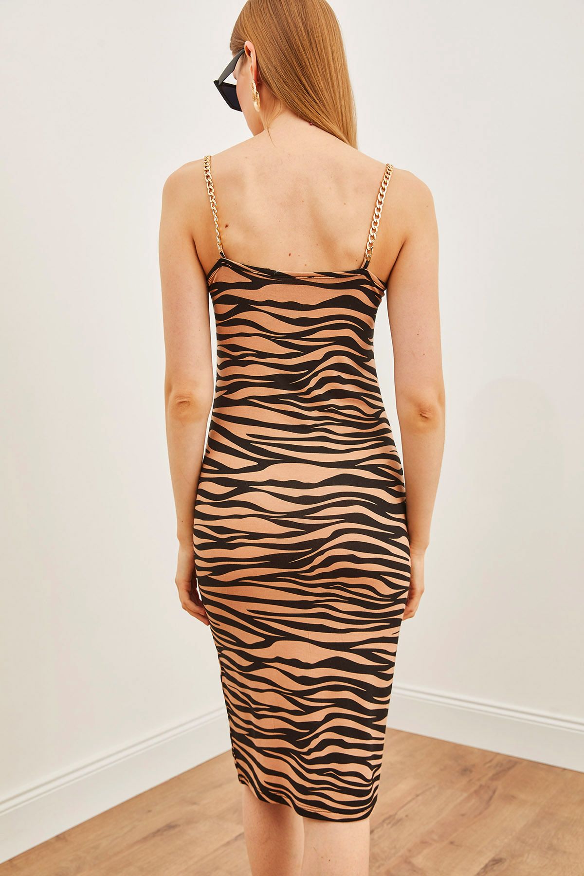Kadın Zebra Camel Zincir Detaylı Yırtmaçlı Örme Elbise ELB-19001747