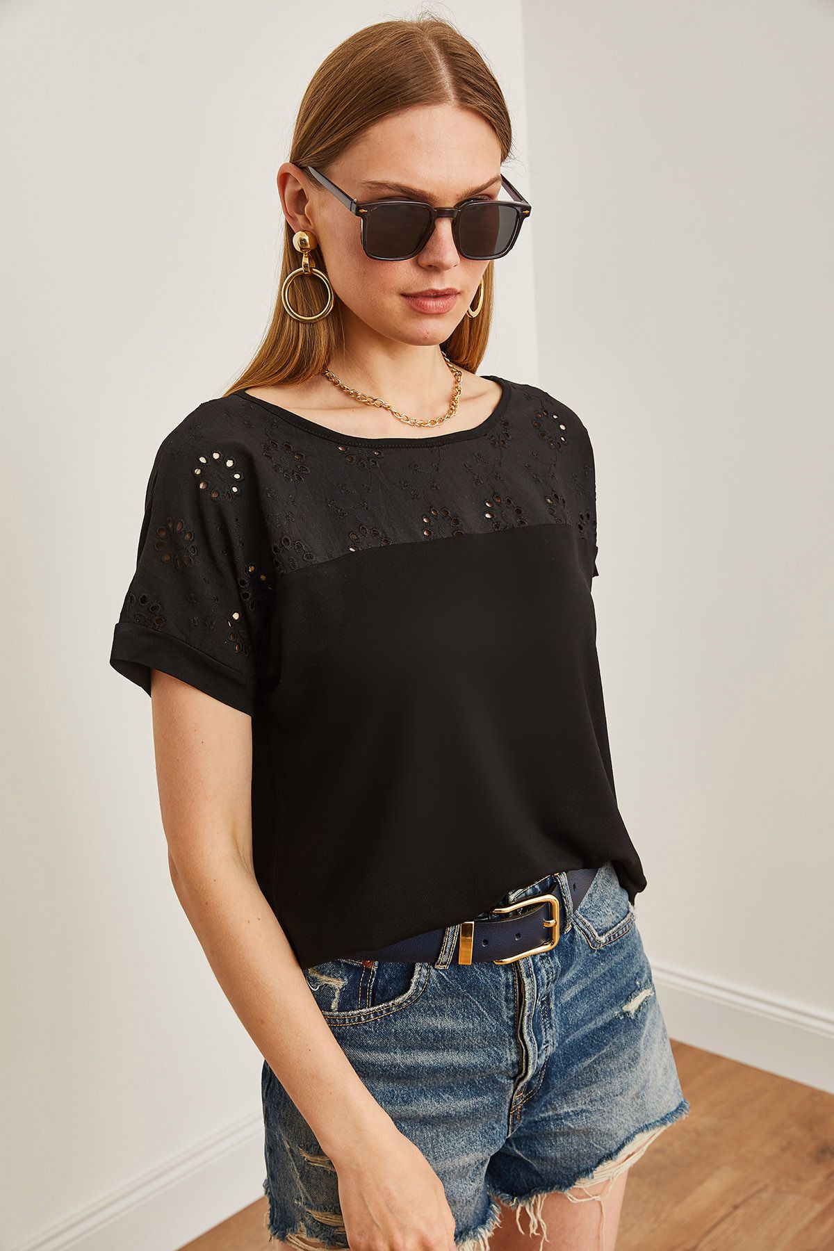 complete the look image