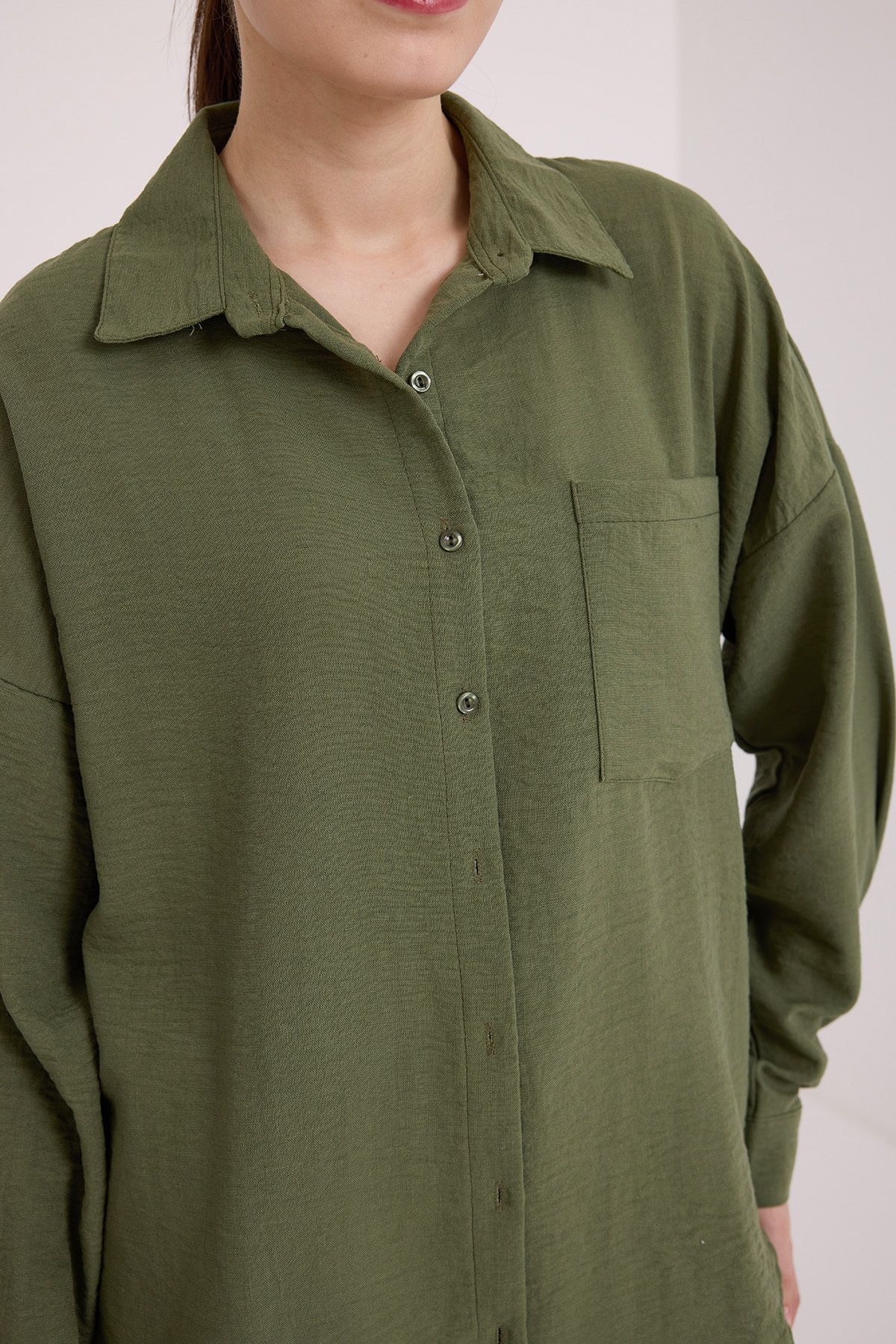 Bigdart-20153 Lniana koszula oversize z pojedynczą kieszenią – Khaki 5