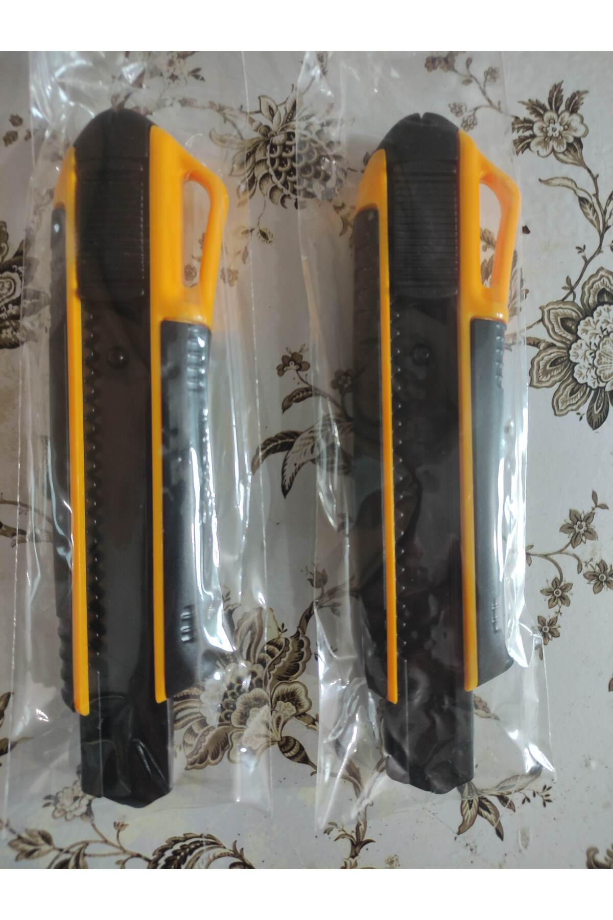 Novax MAKET BIÇAĞI KALİTELİ PLASTİKTEN ERGONOMİK TUTUŞ 2 ADET