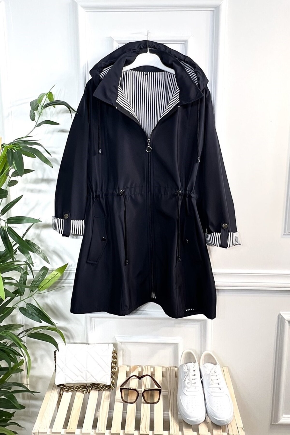 Aşkı Endam Nisa Çıkarılabilir Kapşonlu İçi Çizgili Kısa Trenç - Lacivert